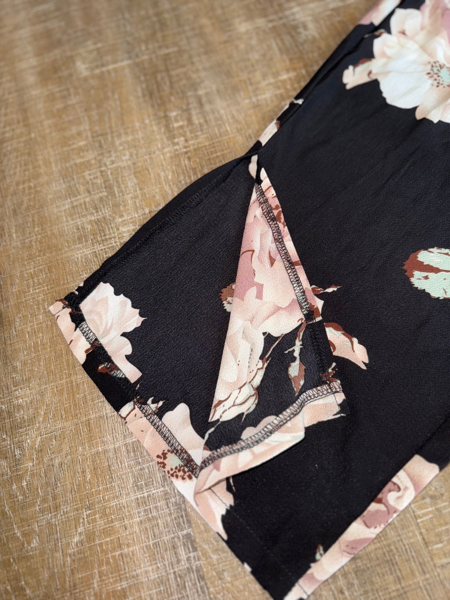 SHEIN (Large) Black Floral Wide Leg Lightweight Tied Pants