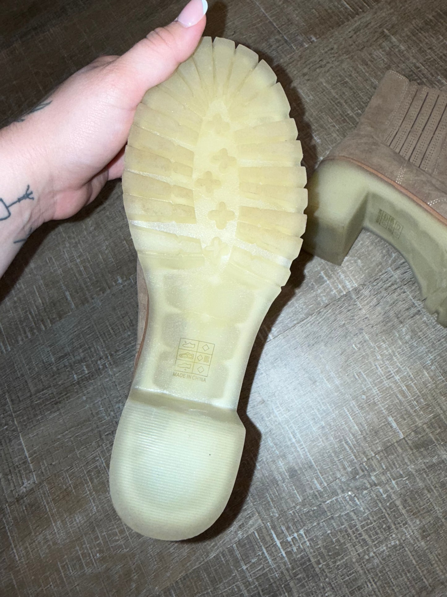 (8) Tan Heeled Ankle Boots