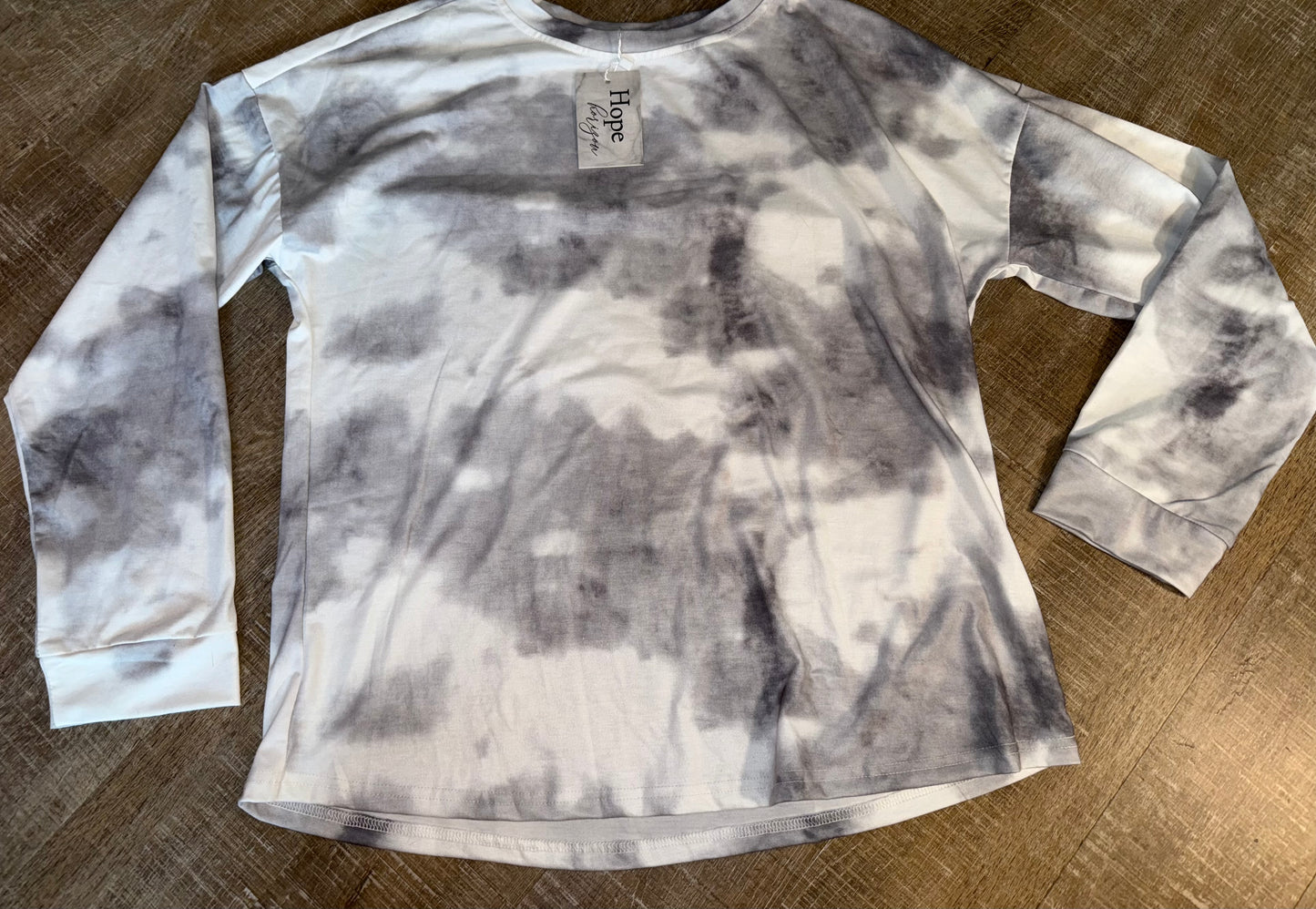 NWT Hope (Large) Brand New Grey & White Tie Dye Shorts & Long Sleeve SET