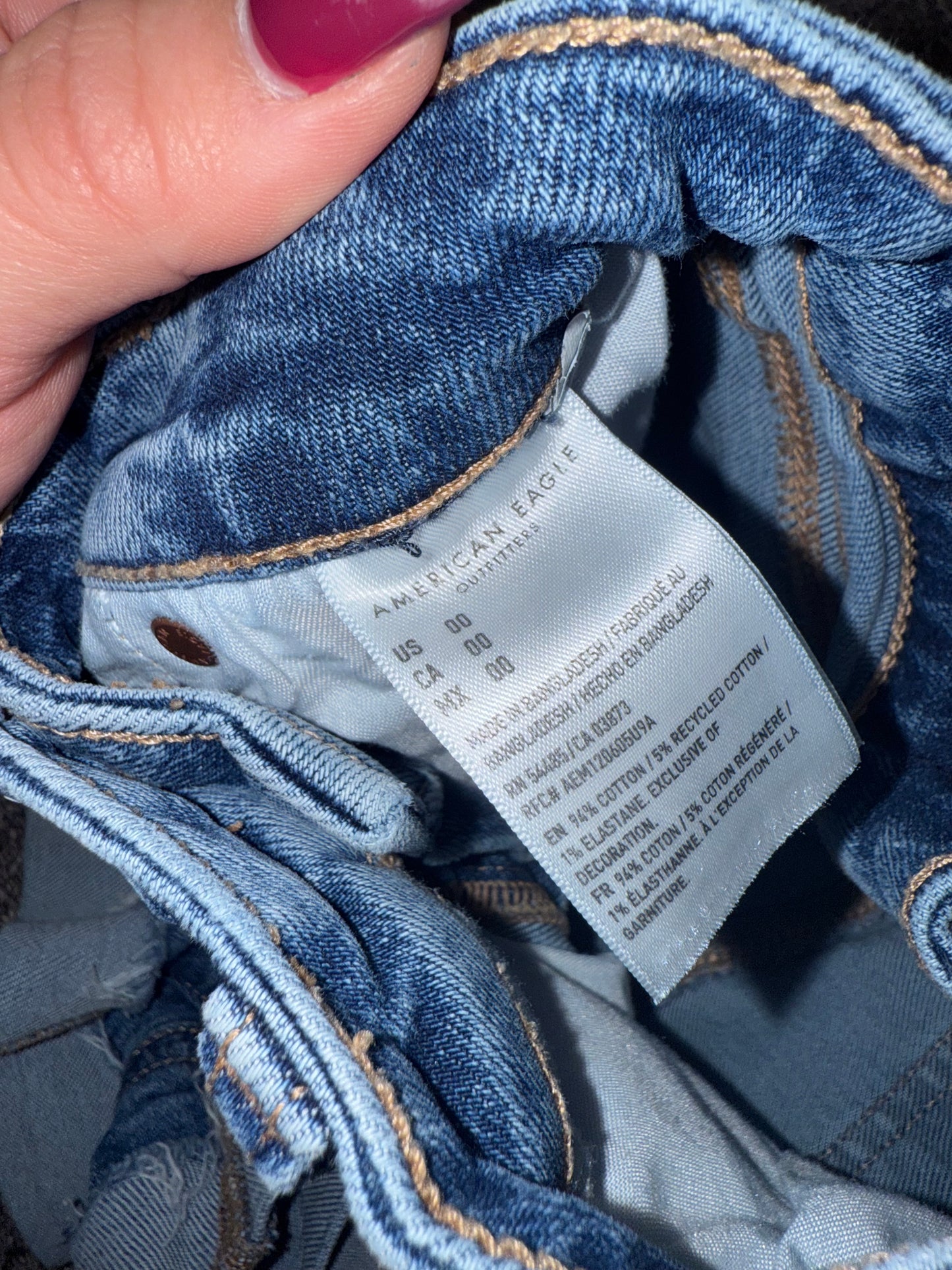 American Eagle (00) Denim Mom Jean Shorts with Stretch