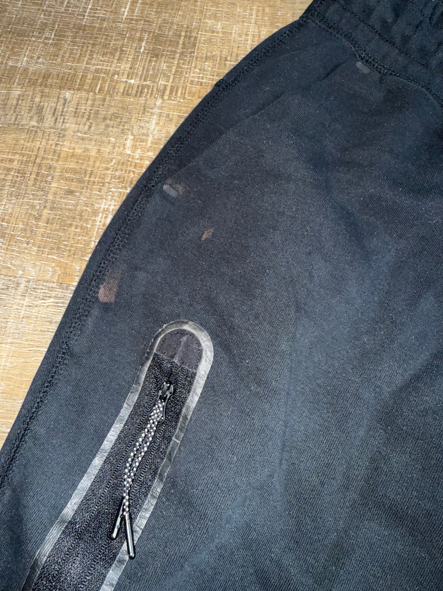 Nike (Large) Black Jogger Sweatpants with Zipped Pocket on Leg