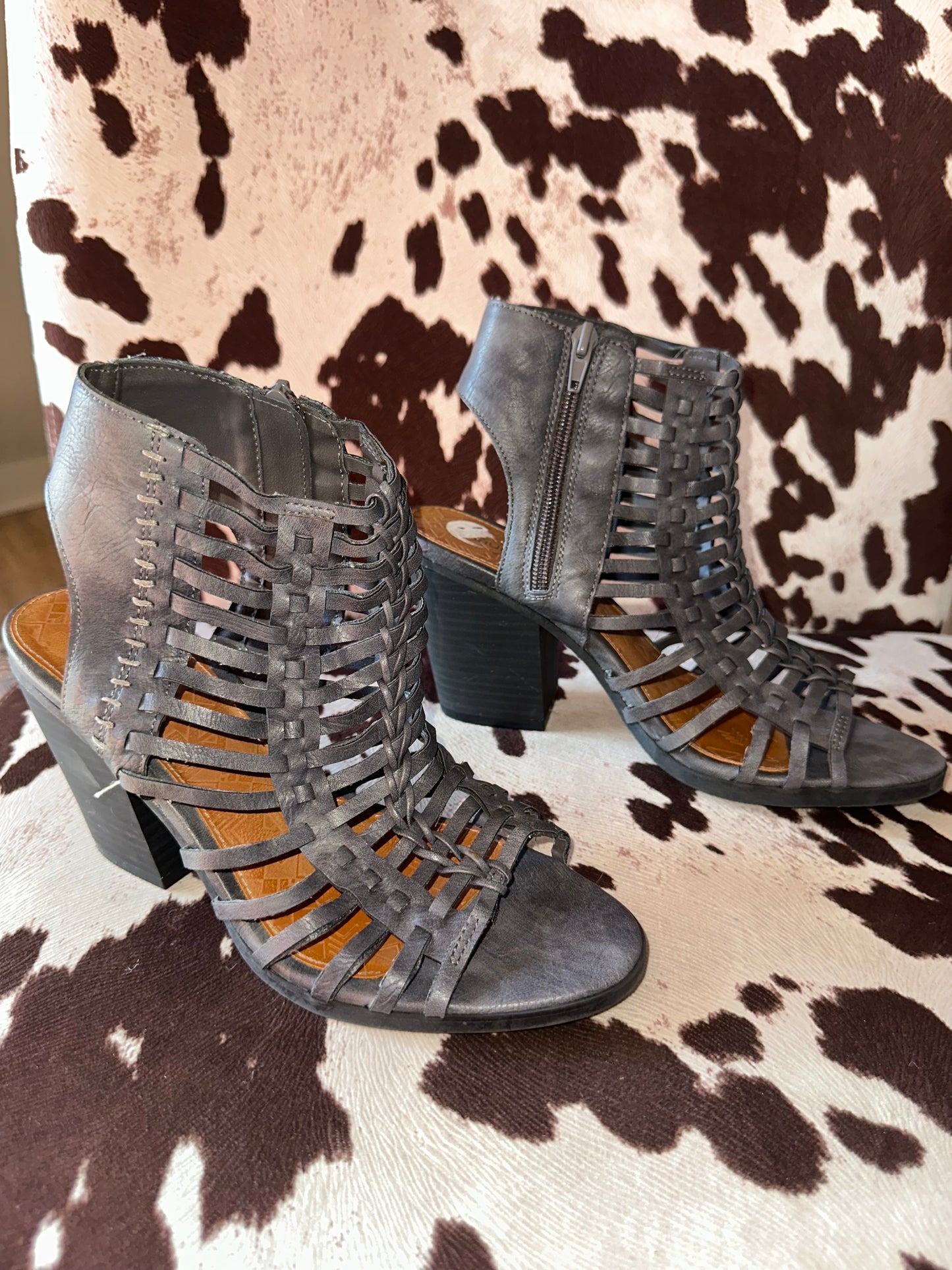 Maurices (8 1/2) Grey Strappy Open Toe Heels