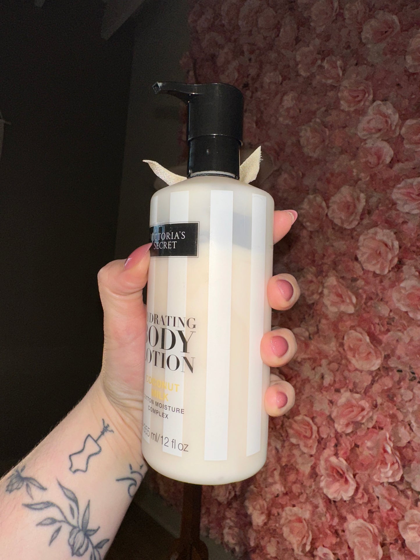 Victoria's Secret (12 fl/oz) Coconut Milk Hydrating Lotion Cotton Moisture