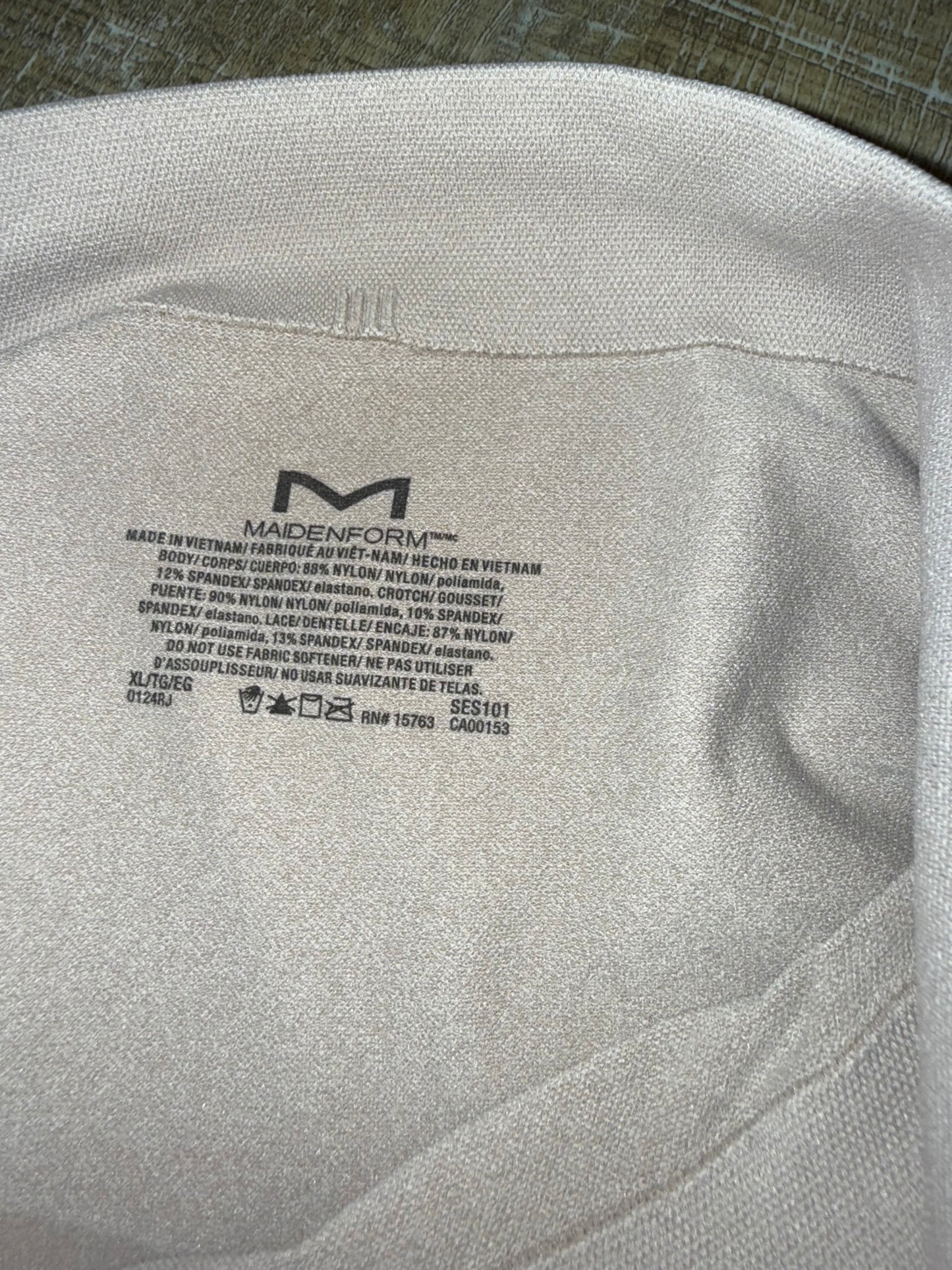 NWT Maidenform (XL) Brand New Cream Lace Briefs High Rise Undies