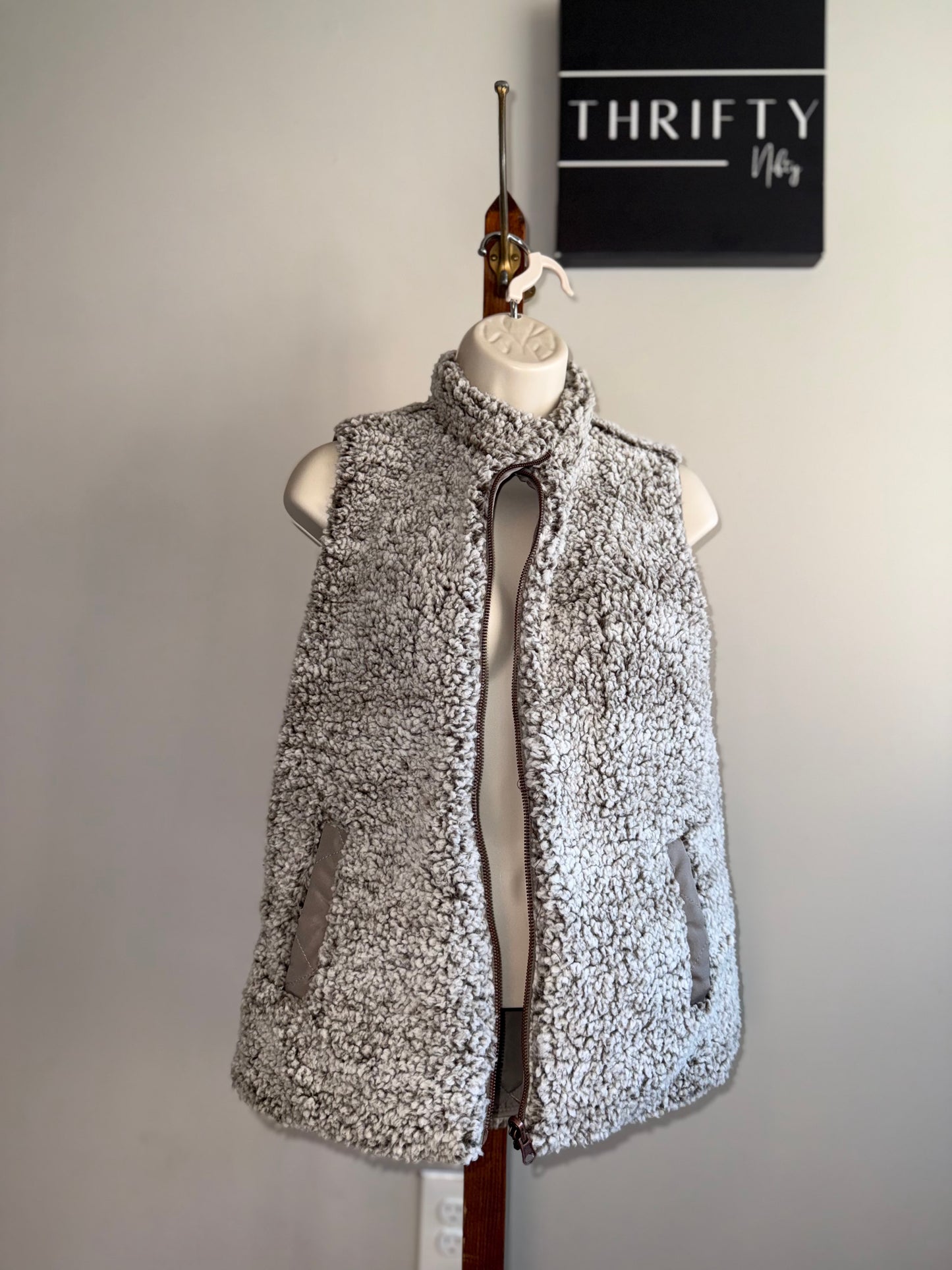 NWT Thread & Supply (Small) Brand New Reversible Fuzzy Vest