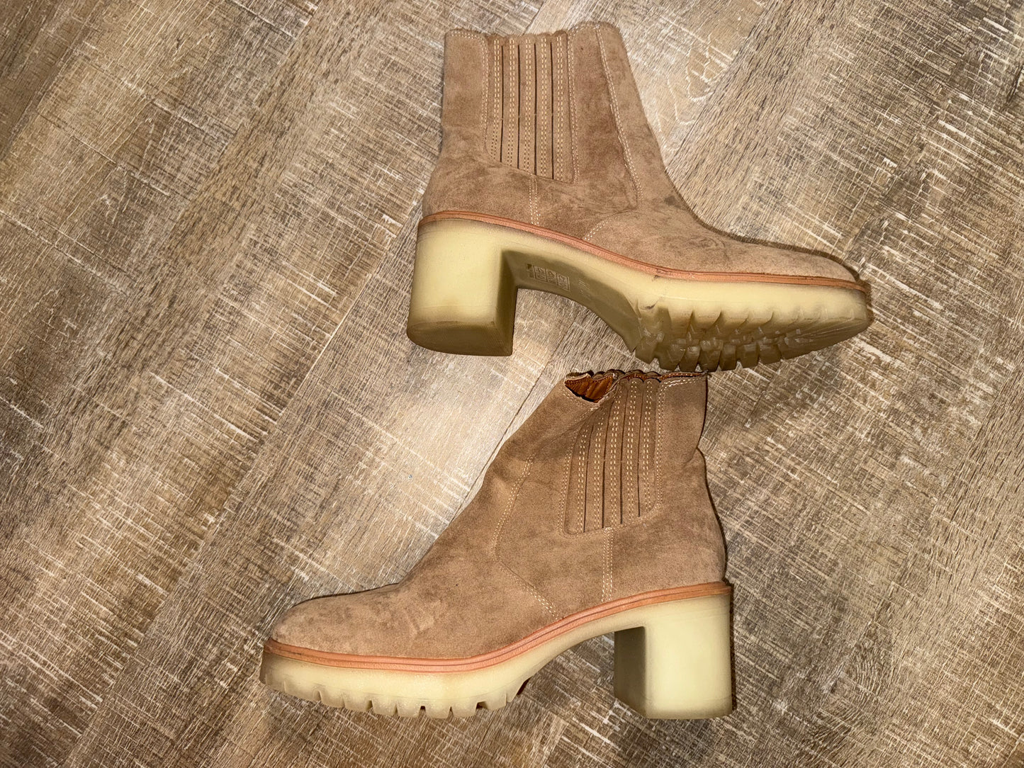 (8) Tan Heeled Ankle Boots