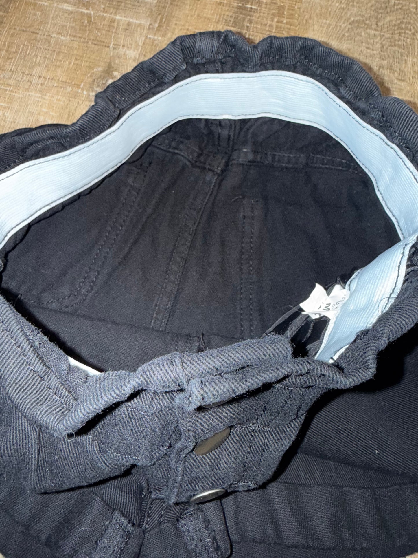 SHEIN (Medium) Black Denim Shorts with Stretchy Waistband