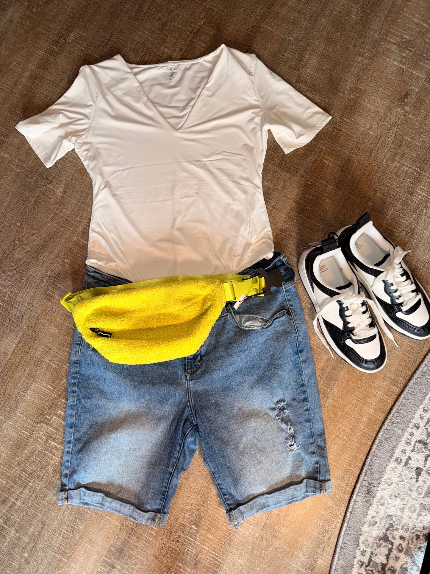Pumiey (XL) White Short Sleeve Bodysuit