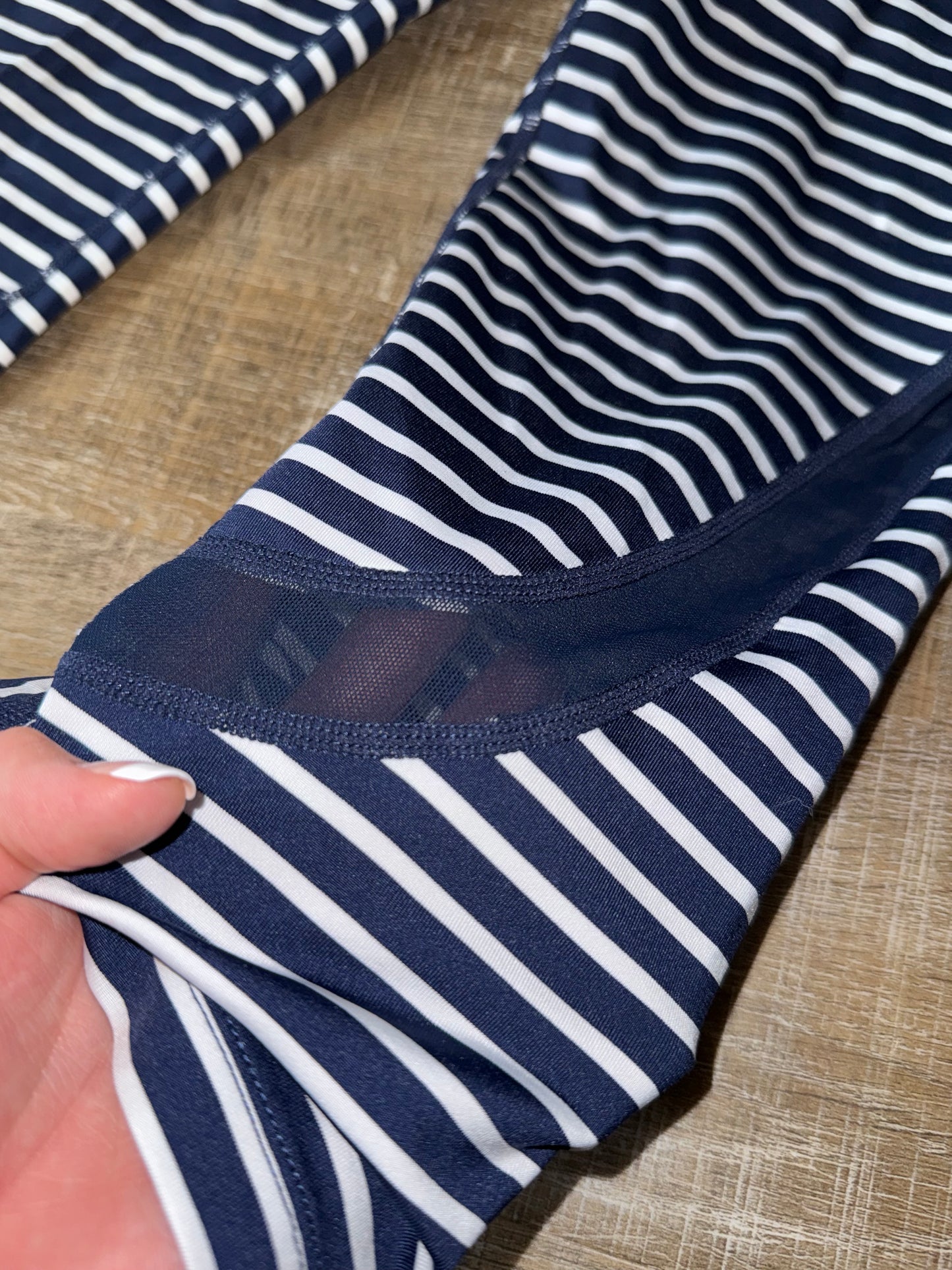 Calvin Klein Performance (Medium) Navy Blue//White Striped Wick Capris Leggings