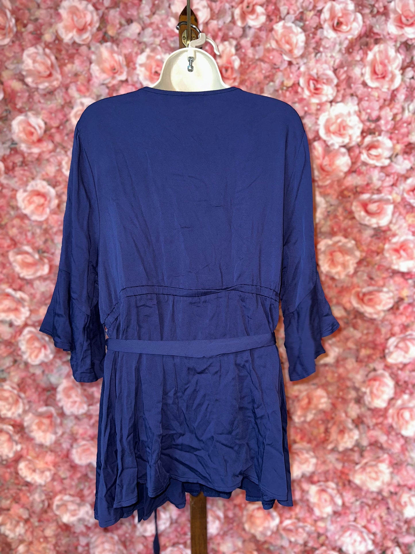 Torrid (1) Blue Wrapped V-Neck Flowy 3/4 Sleeve Blouse with Tied Waist
