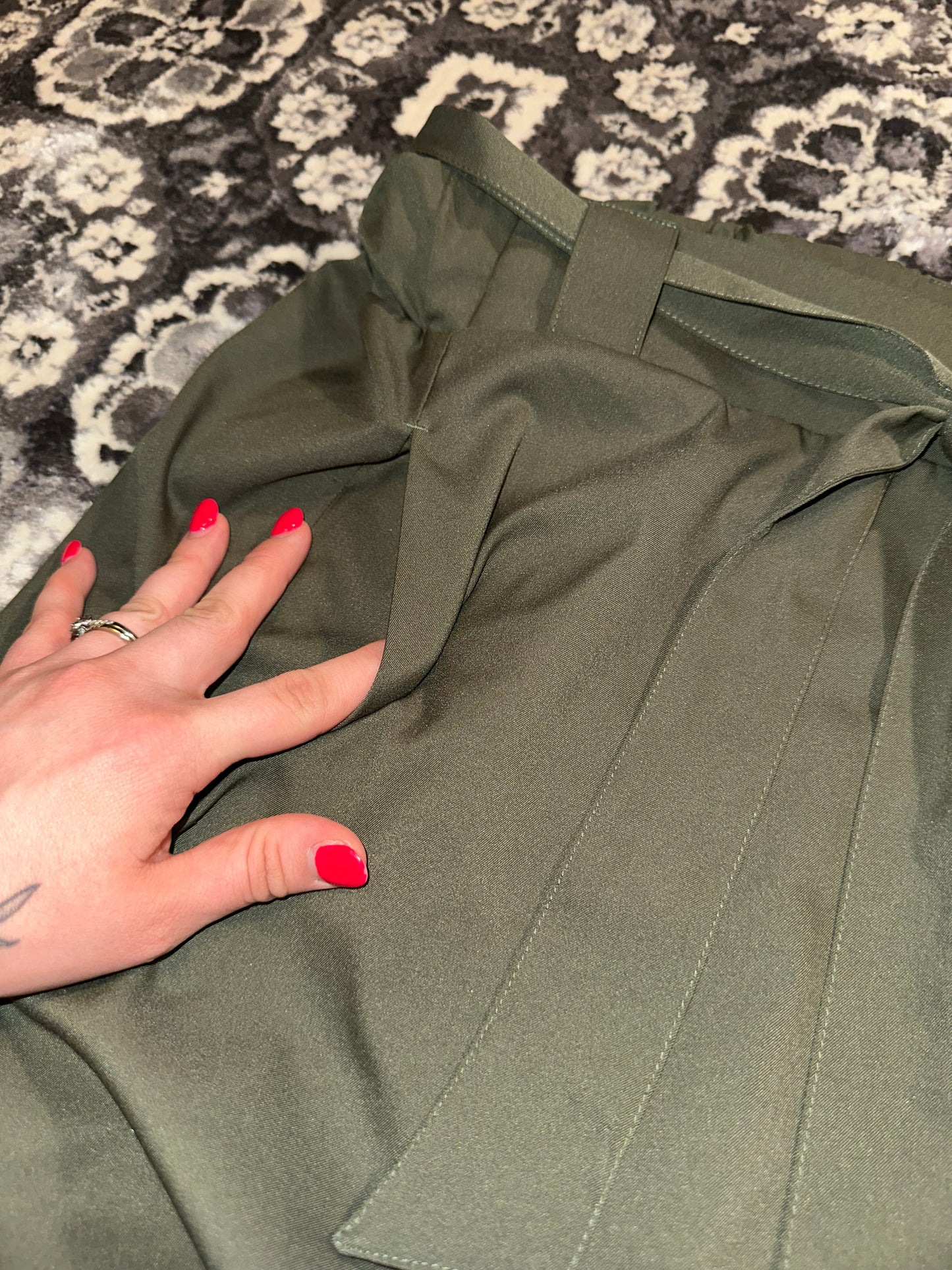 St. Johns Bay (0X) Green Tied Waist Midi Skort