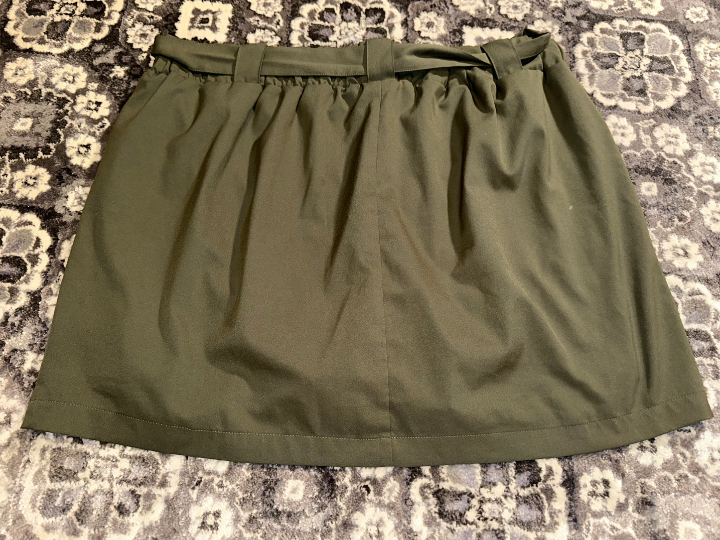 St. Johns Bay (0X) Green Tied Waist Midi Skort