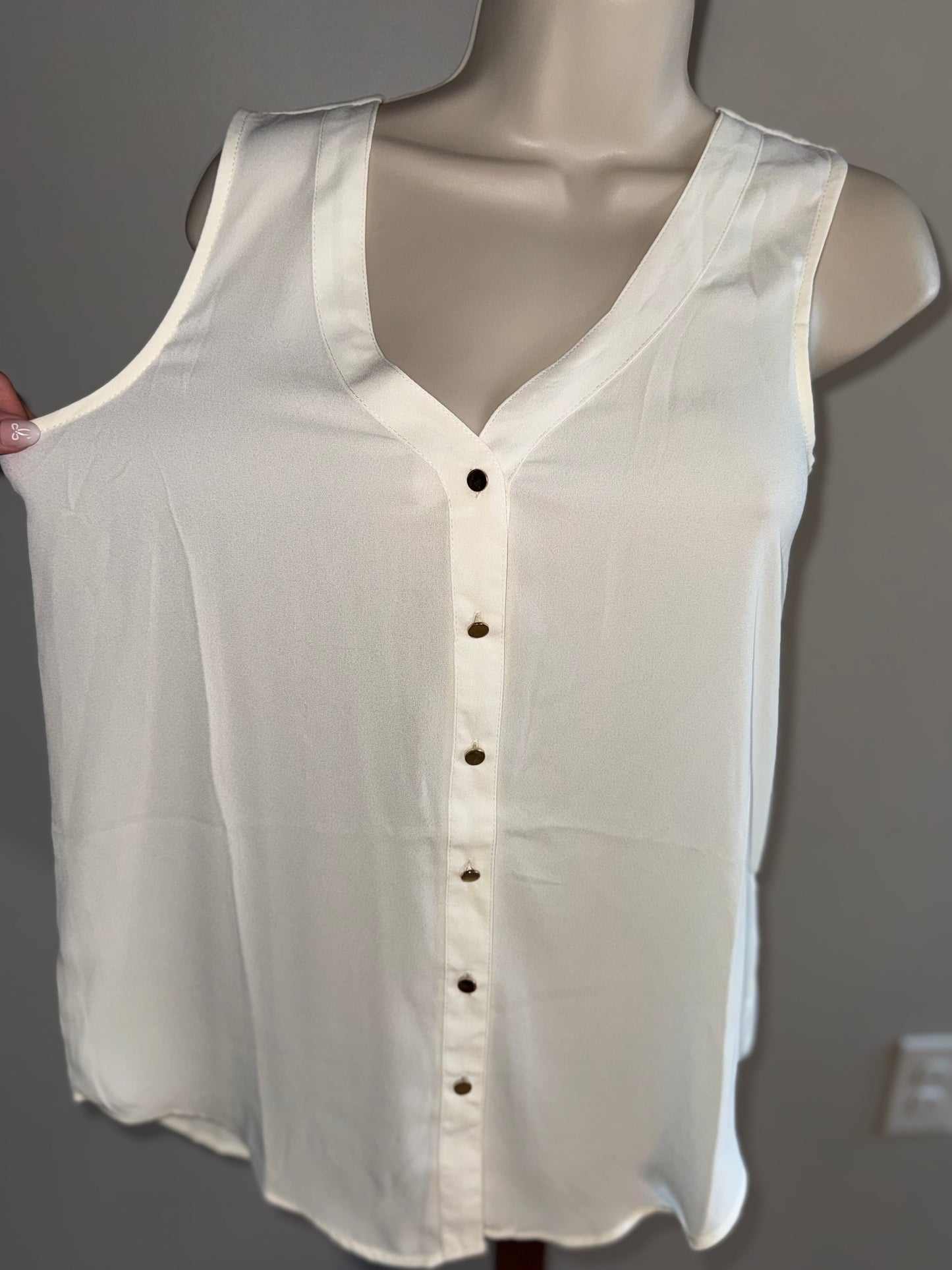 Maurices (XS) Off White V-Neck Button Up Tank Top