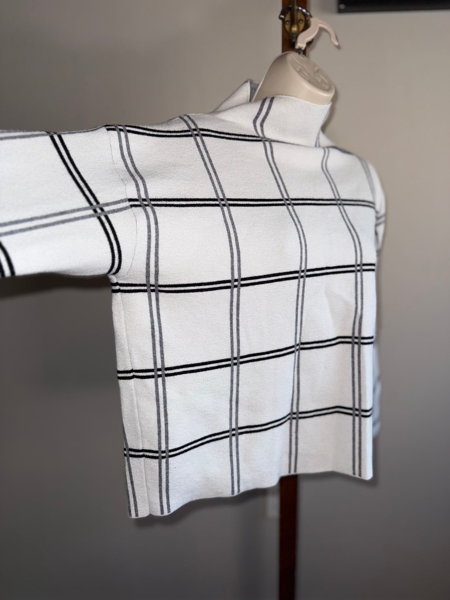 Max Studio (Large) White Plaid Sweater with High Neck