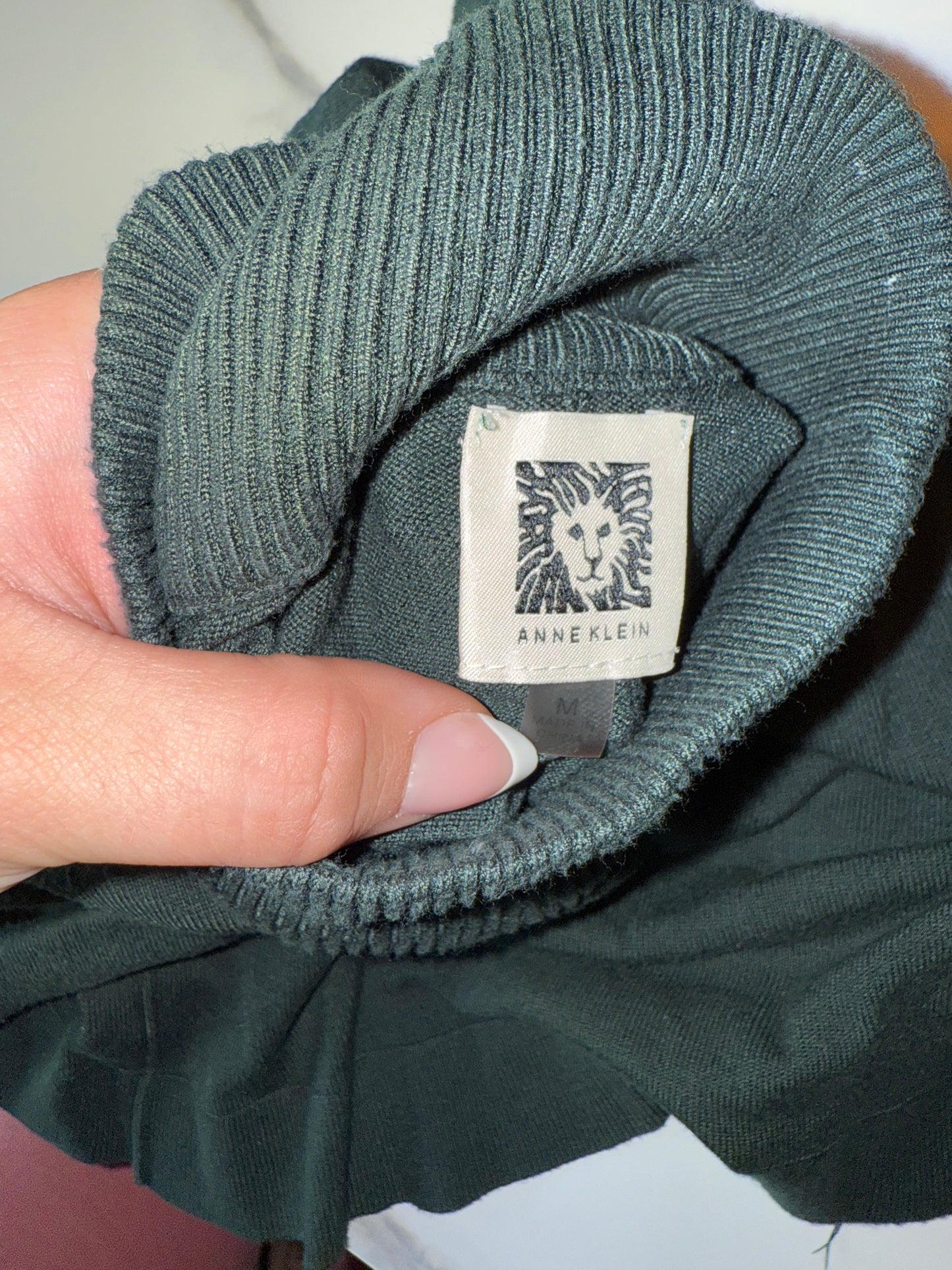 Anne Klein (Medium) Green Turtleneck Form Fitting Sweater