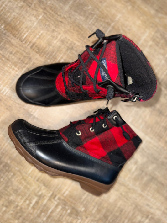 Sperry (7.5) Red Plaid Winter Ankle Boots