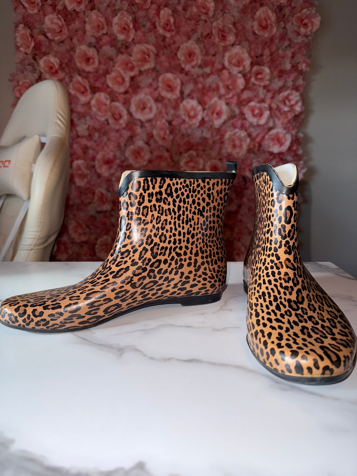 Merona (8) Neutral Cheetah Print Ankle Rain Boots