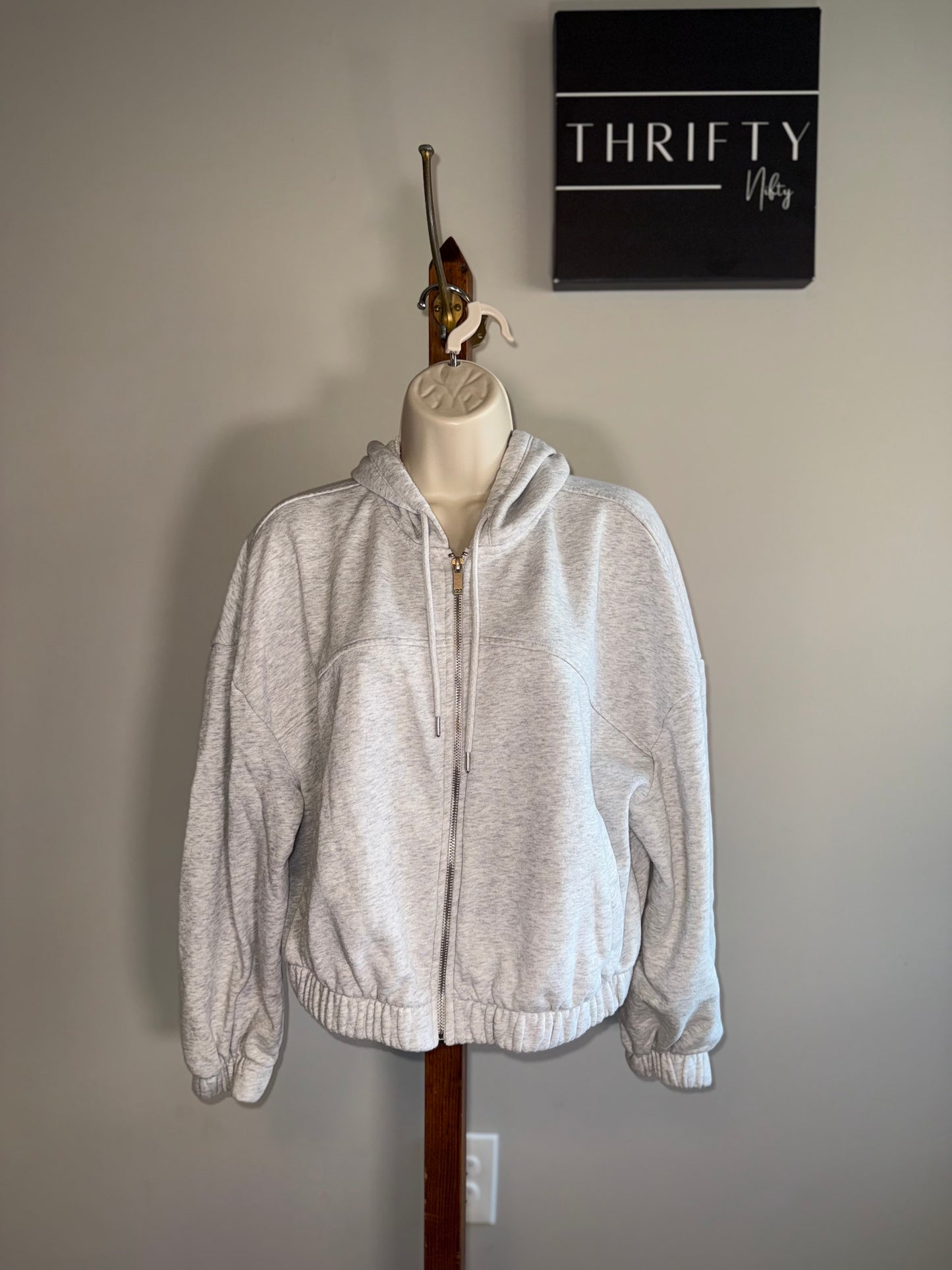 Old Navy (Medium) Grey Cropped Zip Up Hooded Jacket