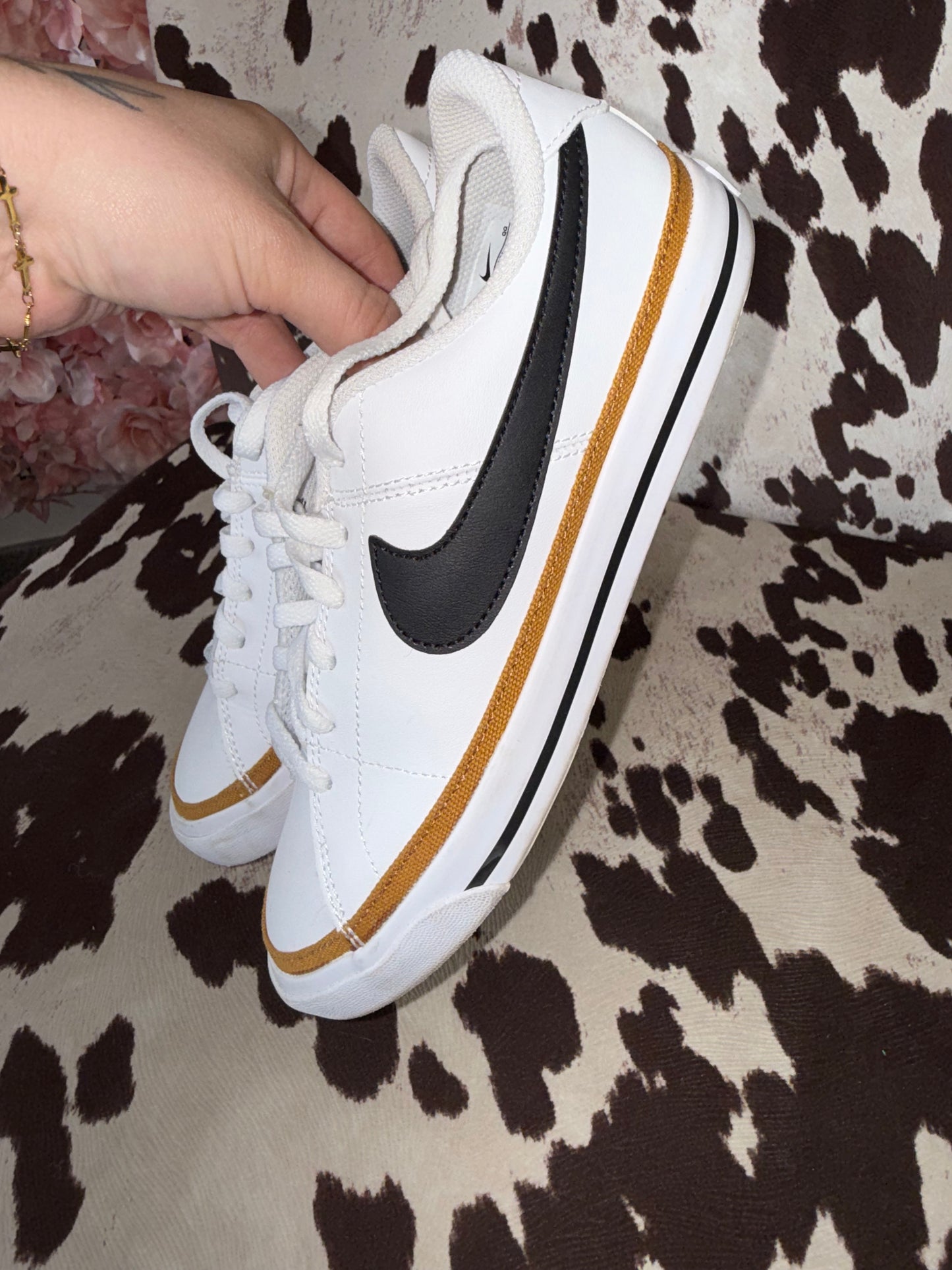 Nike (5 Youth) White Neutral Court Legacy Sneakers