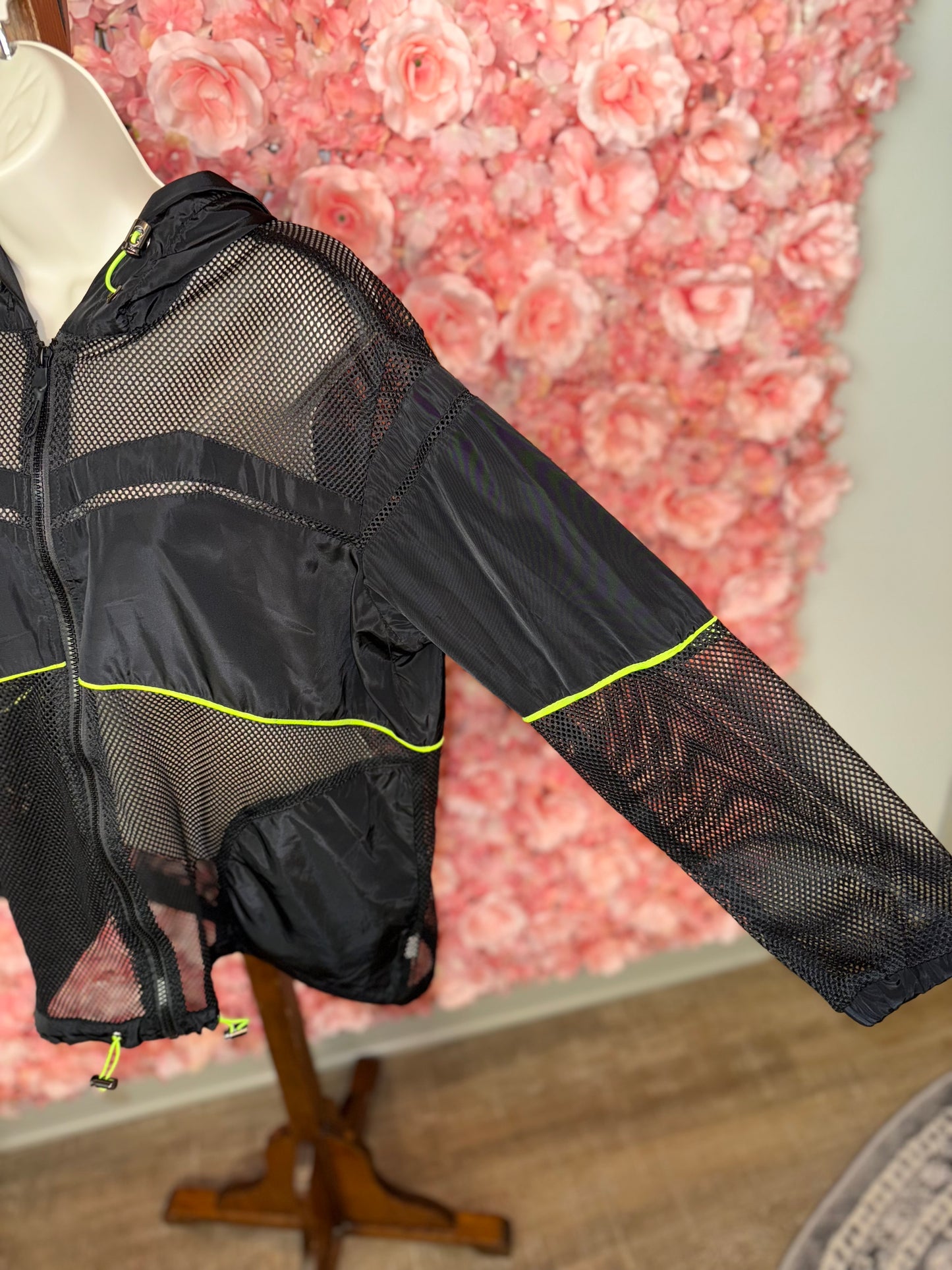 NWT ReVamped (Small) Brand New Black & Lime Green Mesh Jacket
