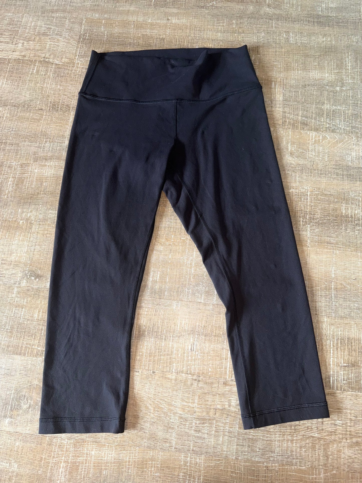 Lululemon (10) Black Wunder Under Crop (High-Rise) *Full-On Luon 21"