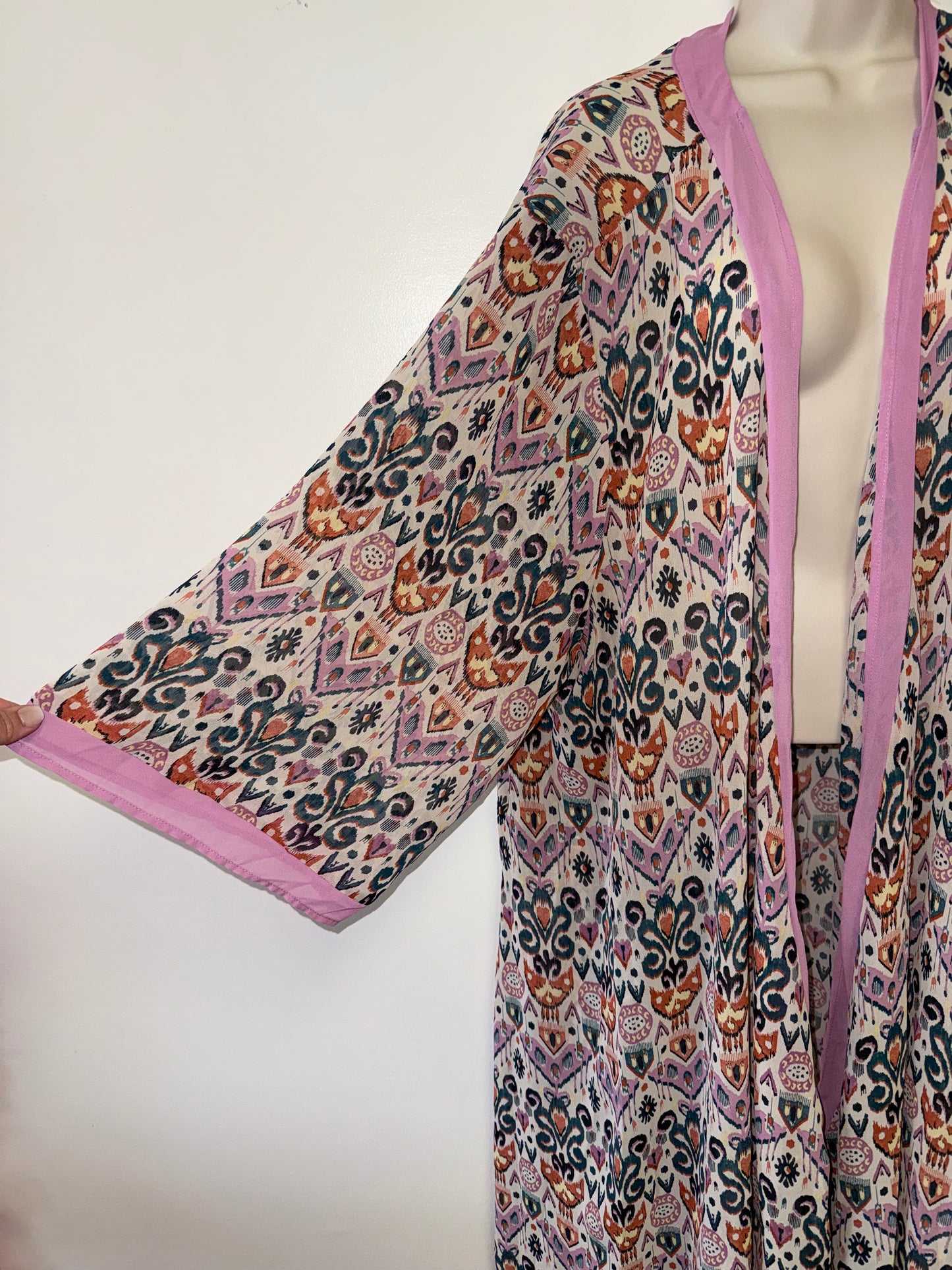 Torrid (4) Pink/Teal Fun Geometric Pattern Long Cover Up