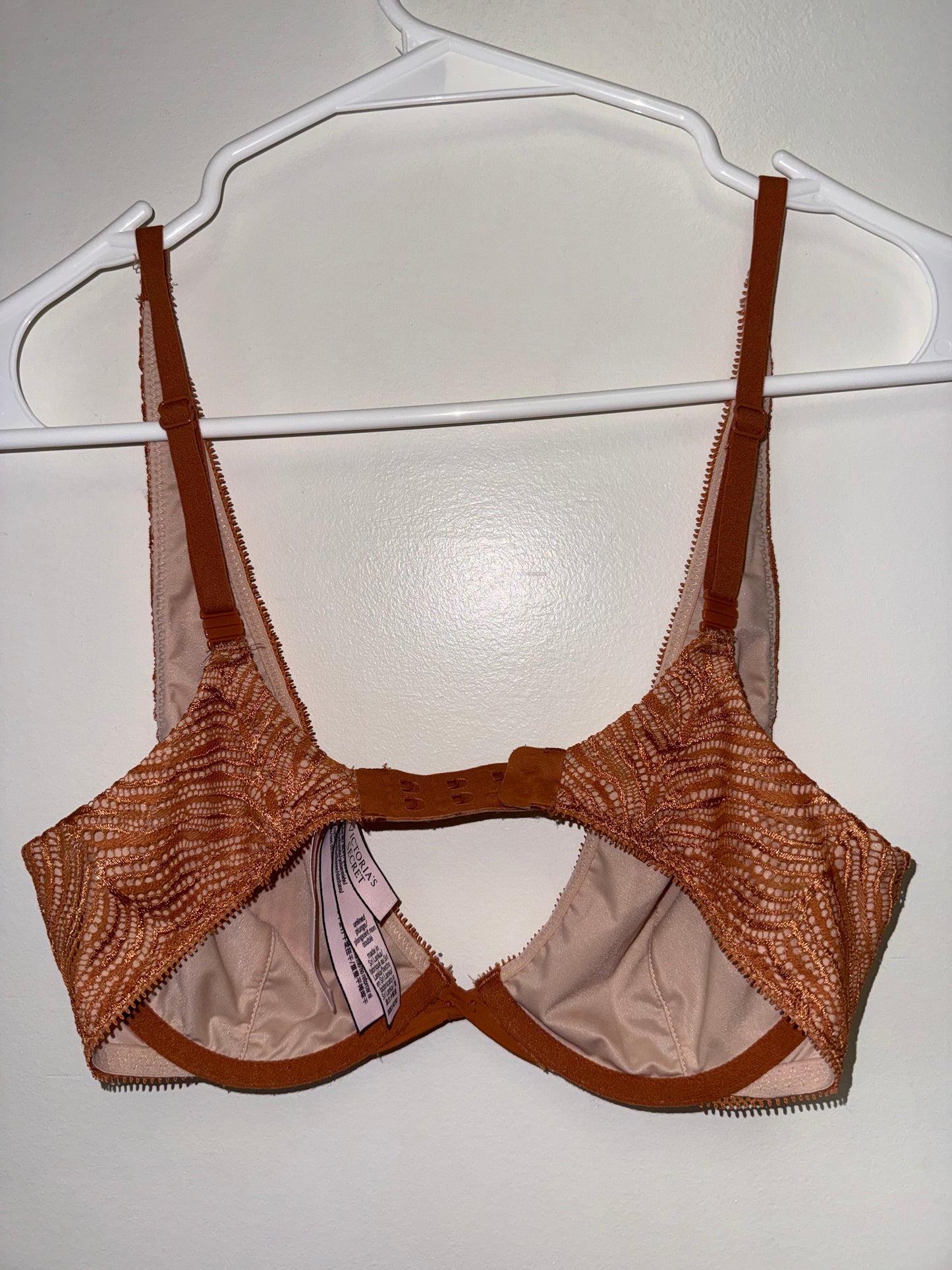 Victoria's Secret (32C) Burnt Orange/Nude Unlined Plunge Bra