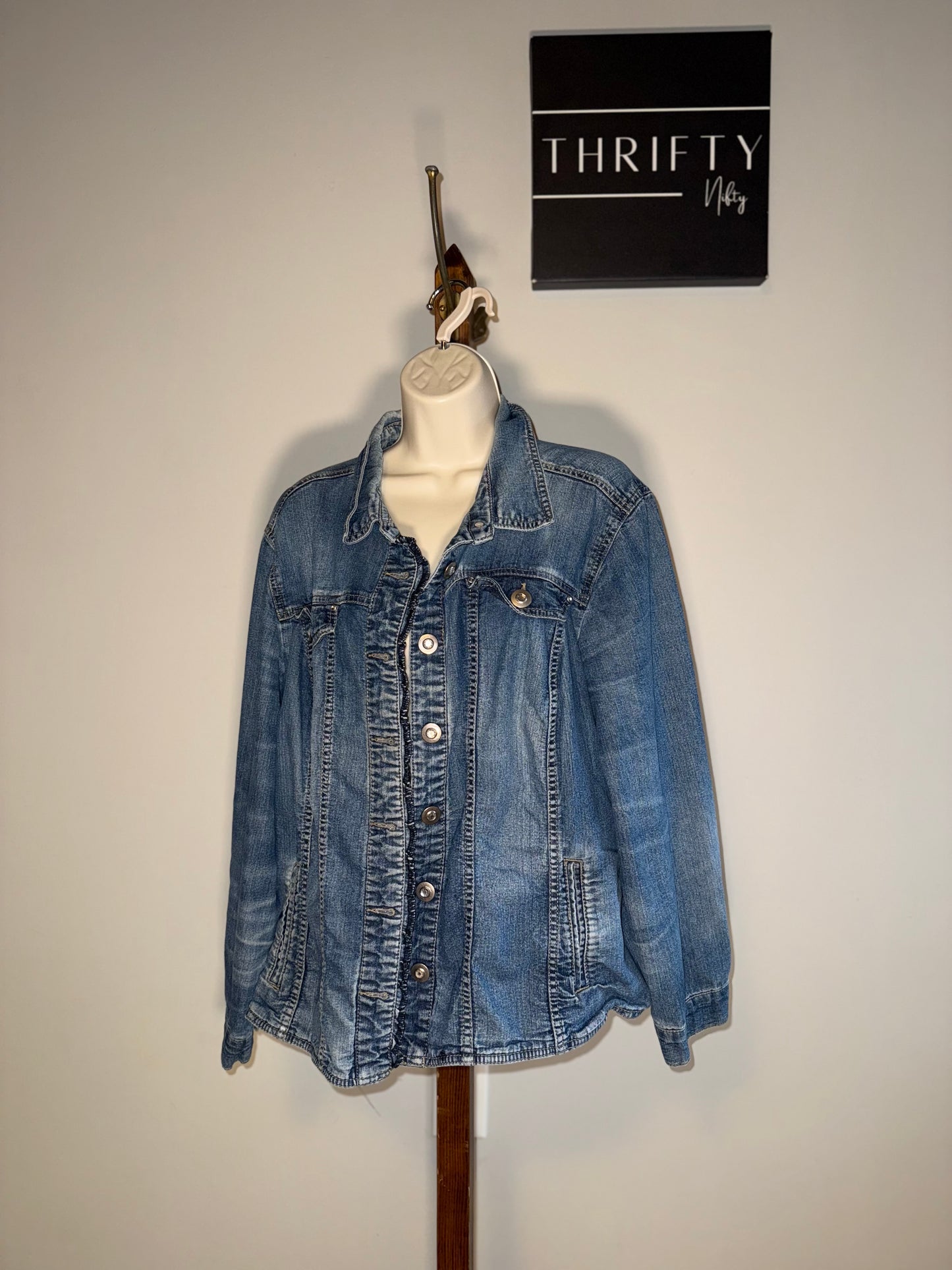 avenue (18/20) Blue Denim Button Up Jean Jacket