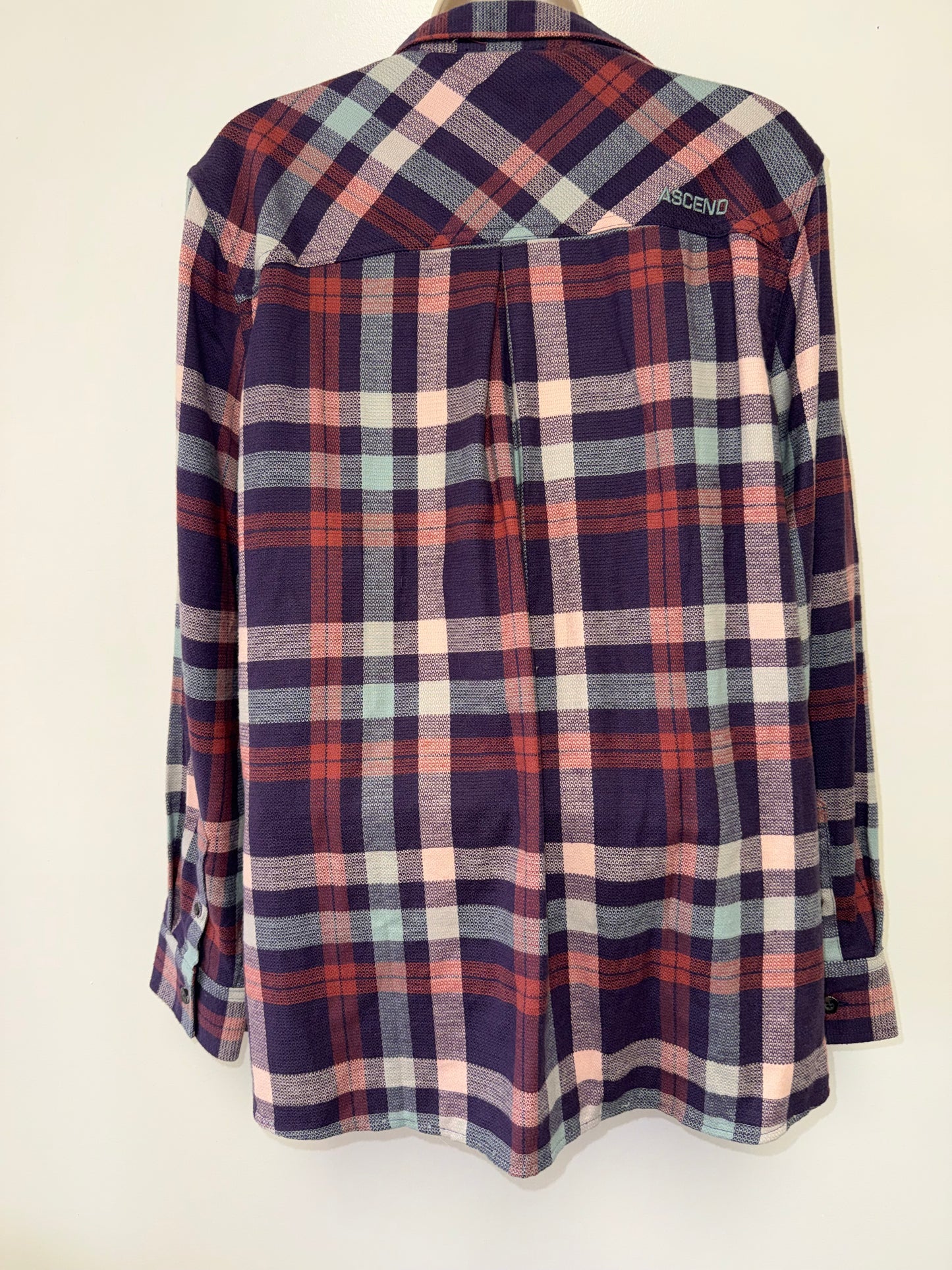 NWT Ascend (Medium) Brand New Purple Neutral Plaid Button Up