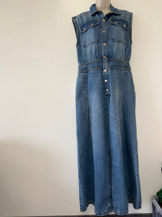 Bluivy (Large) Blue Jean Sleeveless Buttoned Wide Leg Denim Jumpsuit