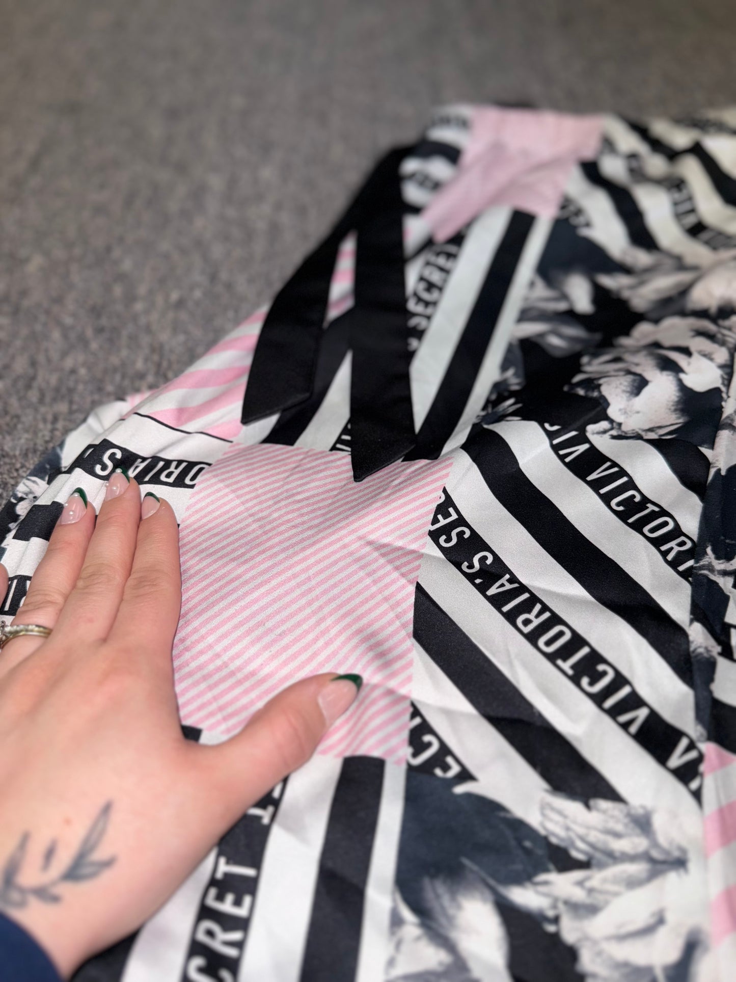 Victoria's Secret (Large) Pattern Polyester PJ Pants