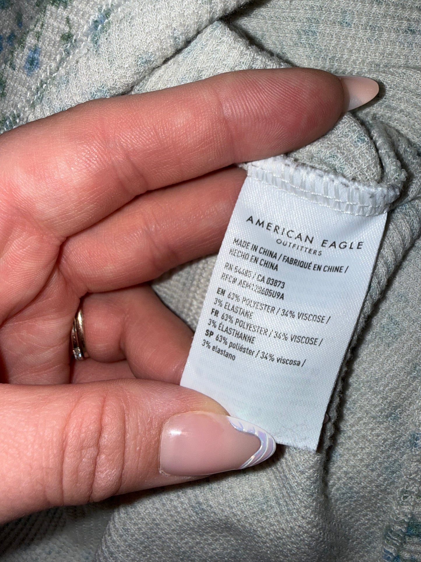 American Eagle (Small) White Ribbed Long Sleeve Tee W Green/Blue Floral Pattern