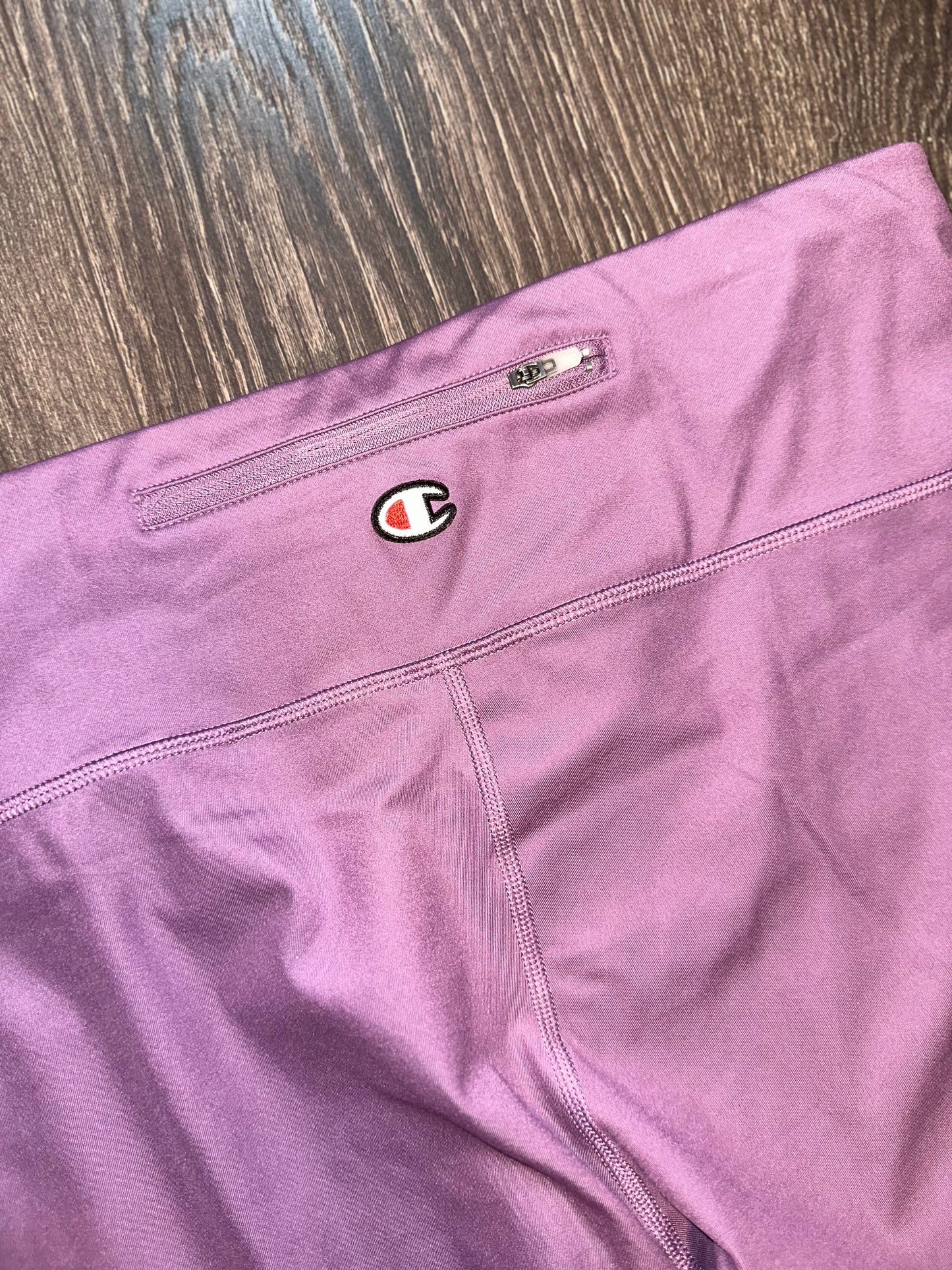 Champion (XL) Light Purple Leggings with Zipped Back Pocket