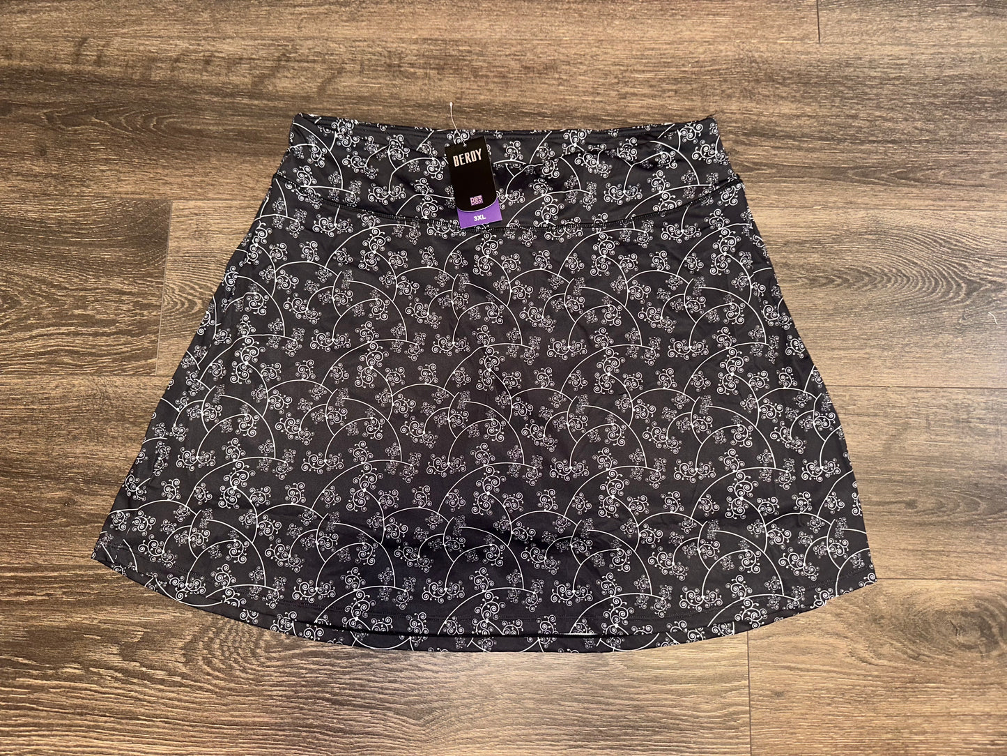 NWT Beroy (3X) Brand New Grey Floral Midi Skort