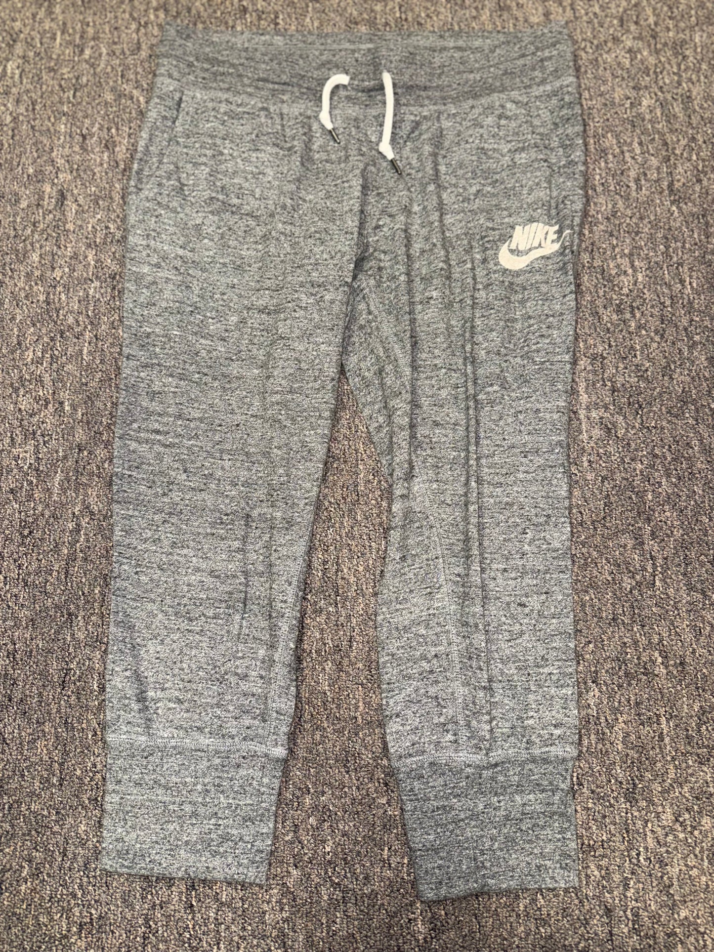 Nike (Medium) Grey Drawstring Jogger Capris with Vintage Red Tag