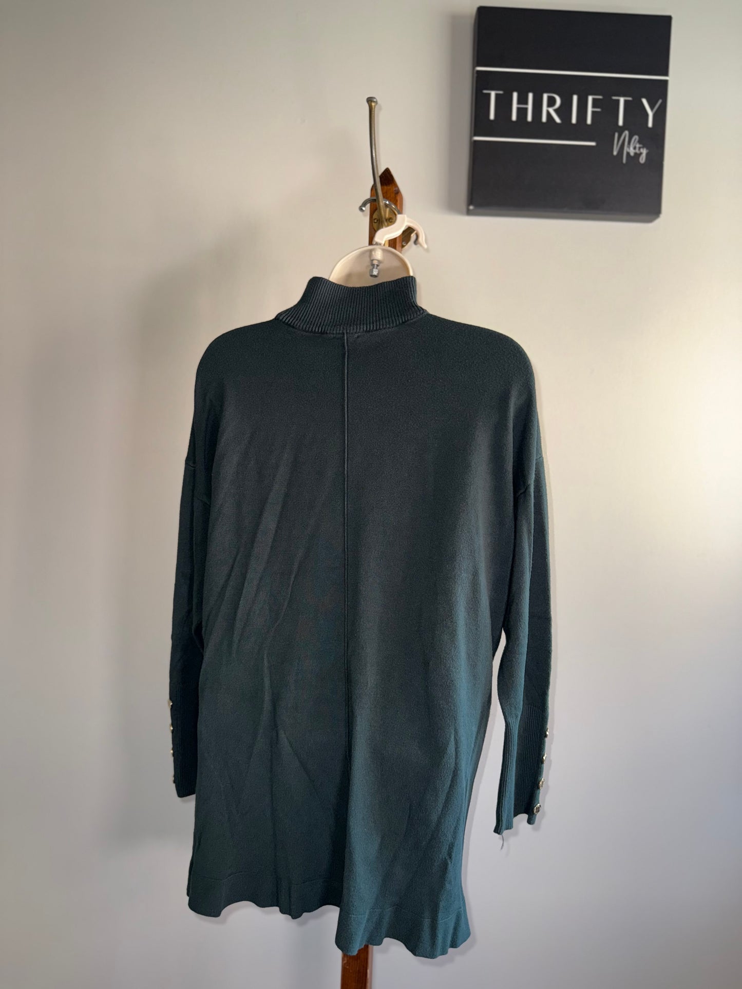 Anne Klein (Medium) Green Turtleneck Form Fitting Sweater