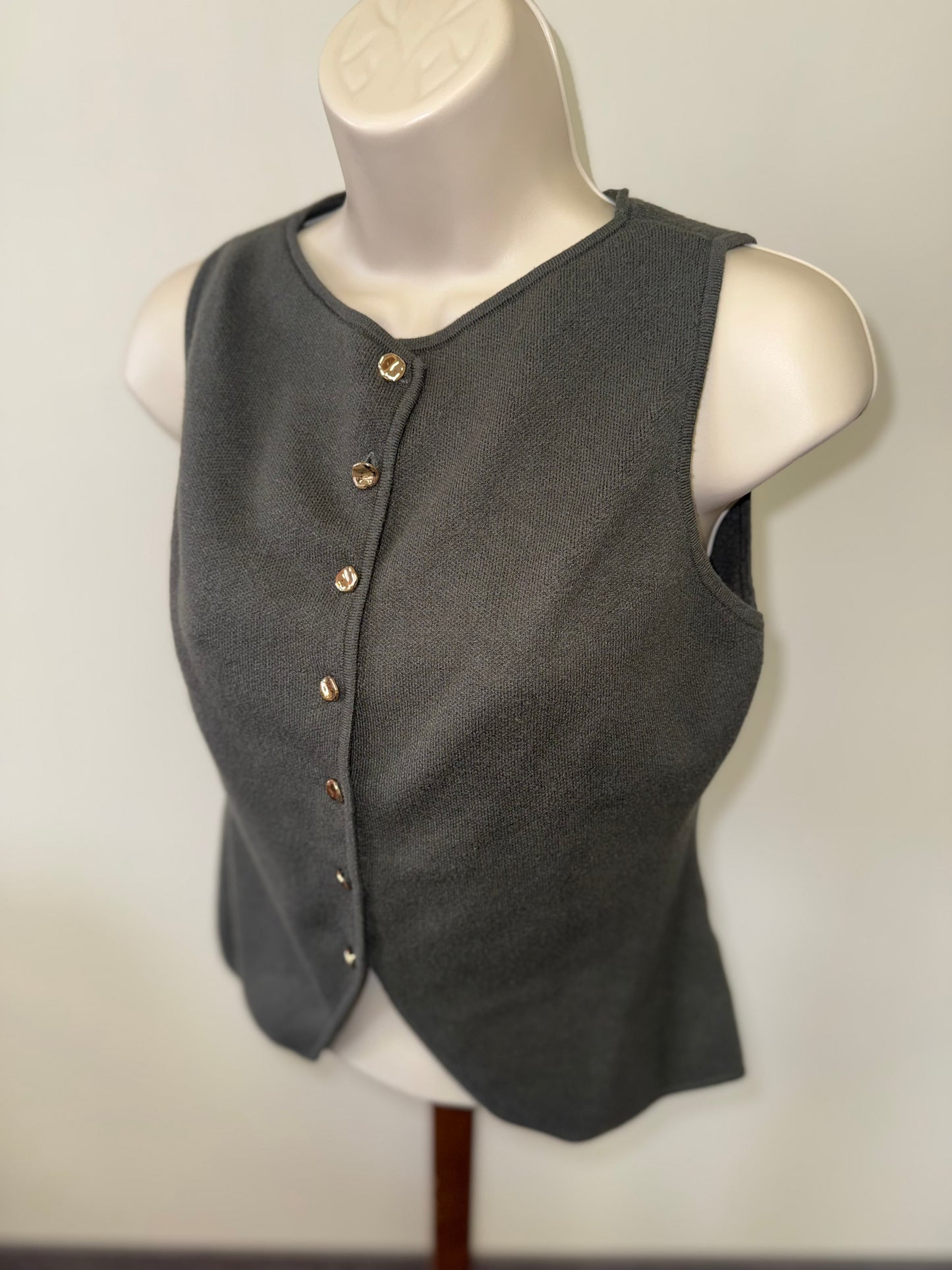 Song of Style By Aimee Song (M) Green Sleeveless Sweater Vest with Gold Buttons
