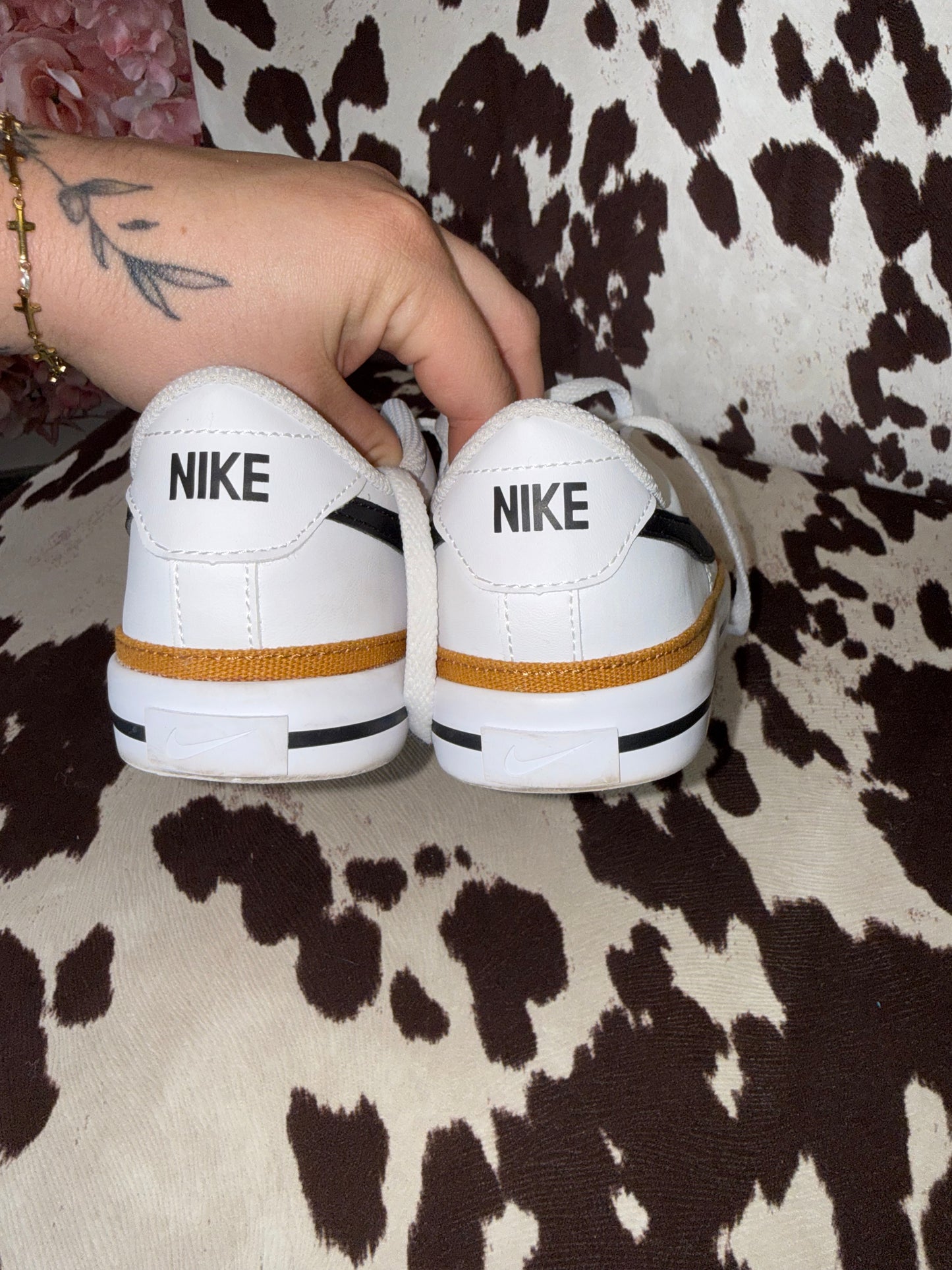 Nike (5 Youth) White Neutral Court Legacy Sneakers