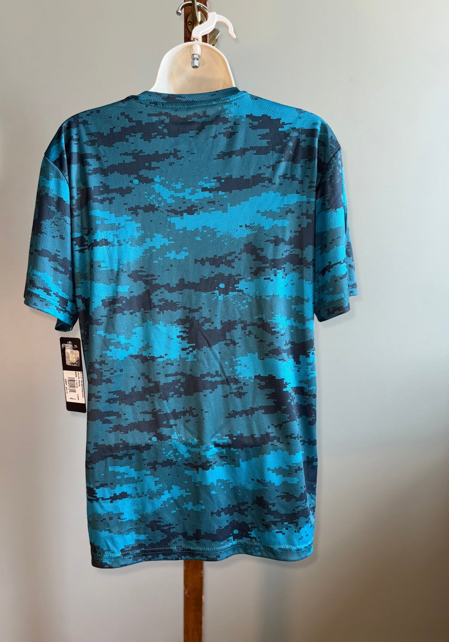 NFL Team Apparel (Large) Brand New Eagles Camo Top