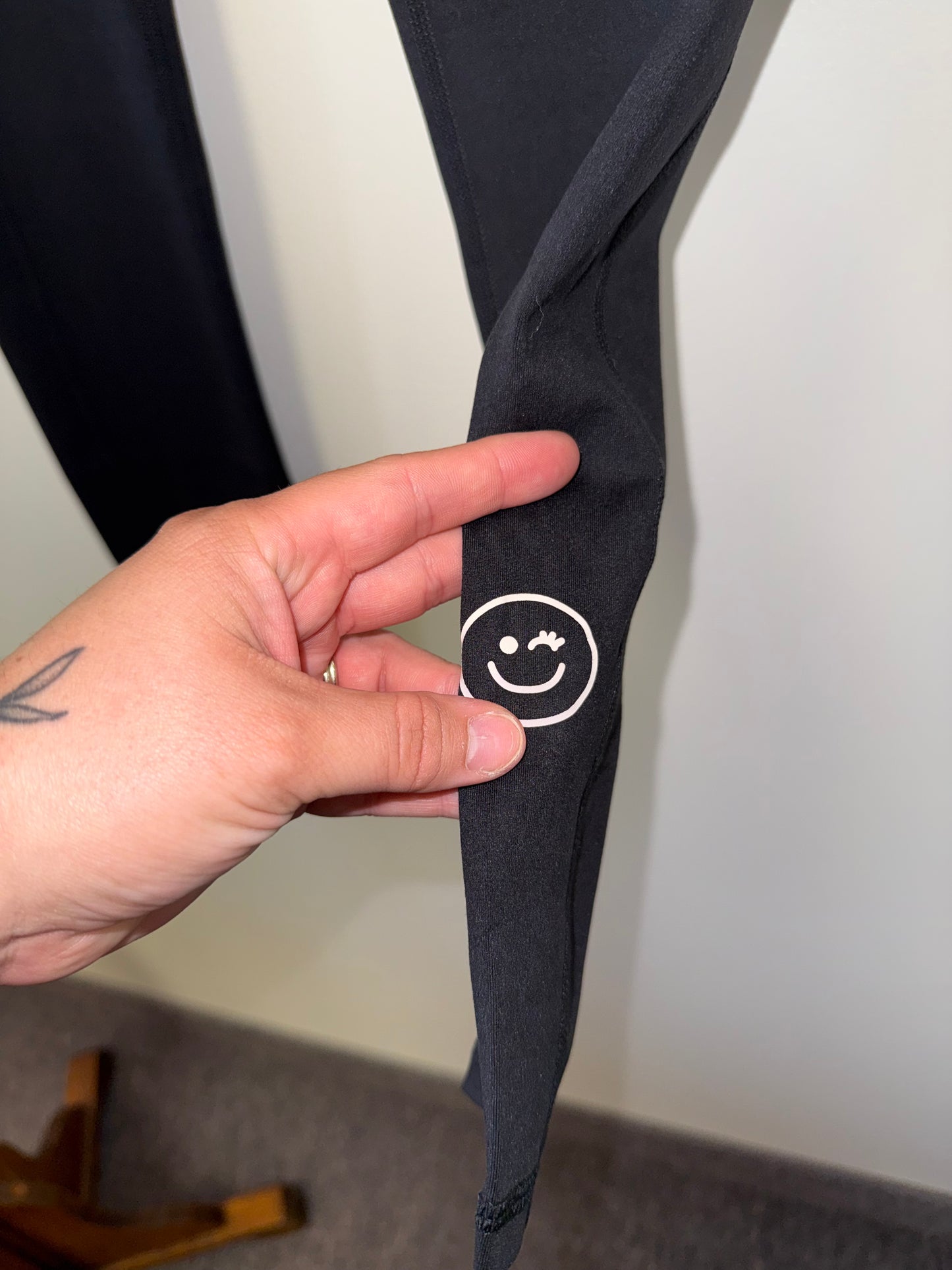 NWT Aerie (Small) Brand New Black High Rise Hugger Leggings with Pockets