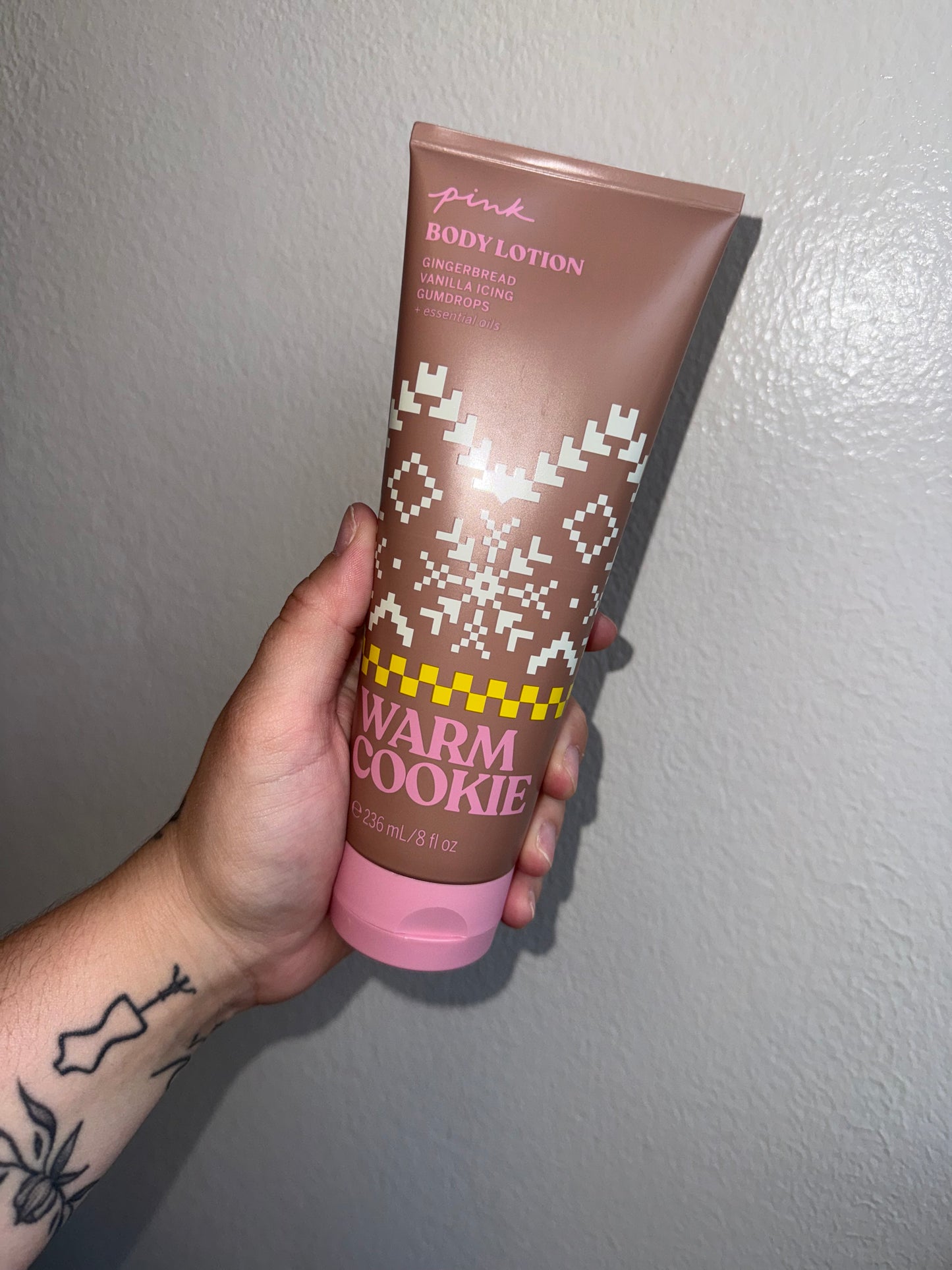 Bath & Body Works (8oz) Warm Cookie Lotion