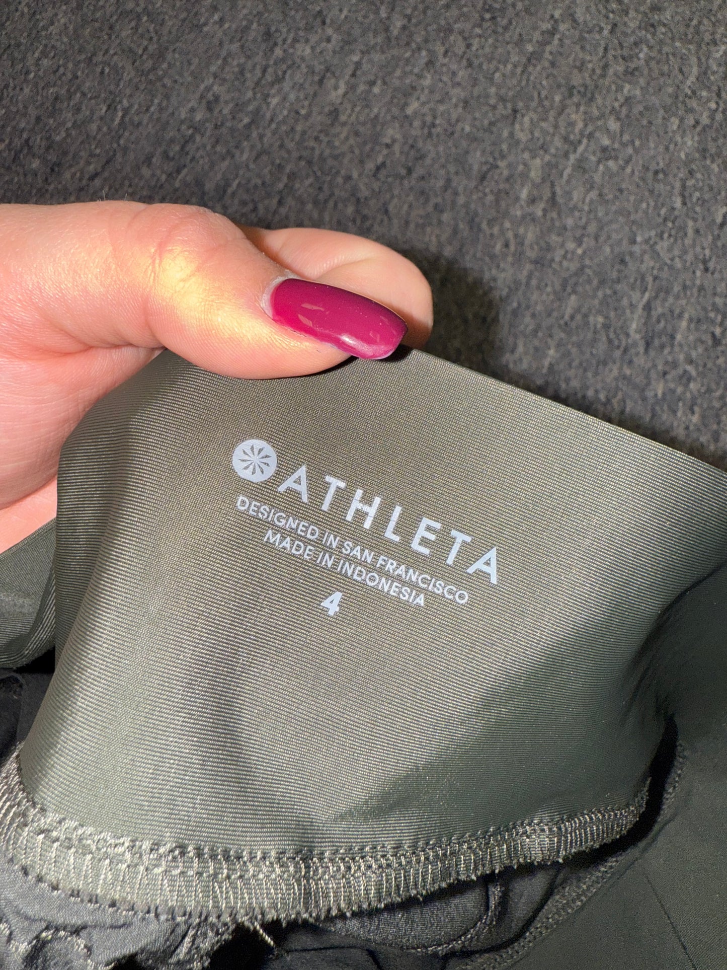 Athleta (4) Green Drawstring Jogger Pants