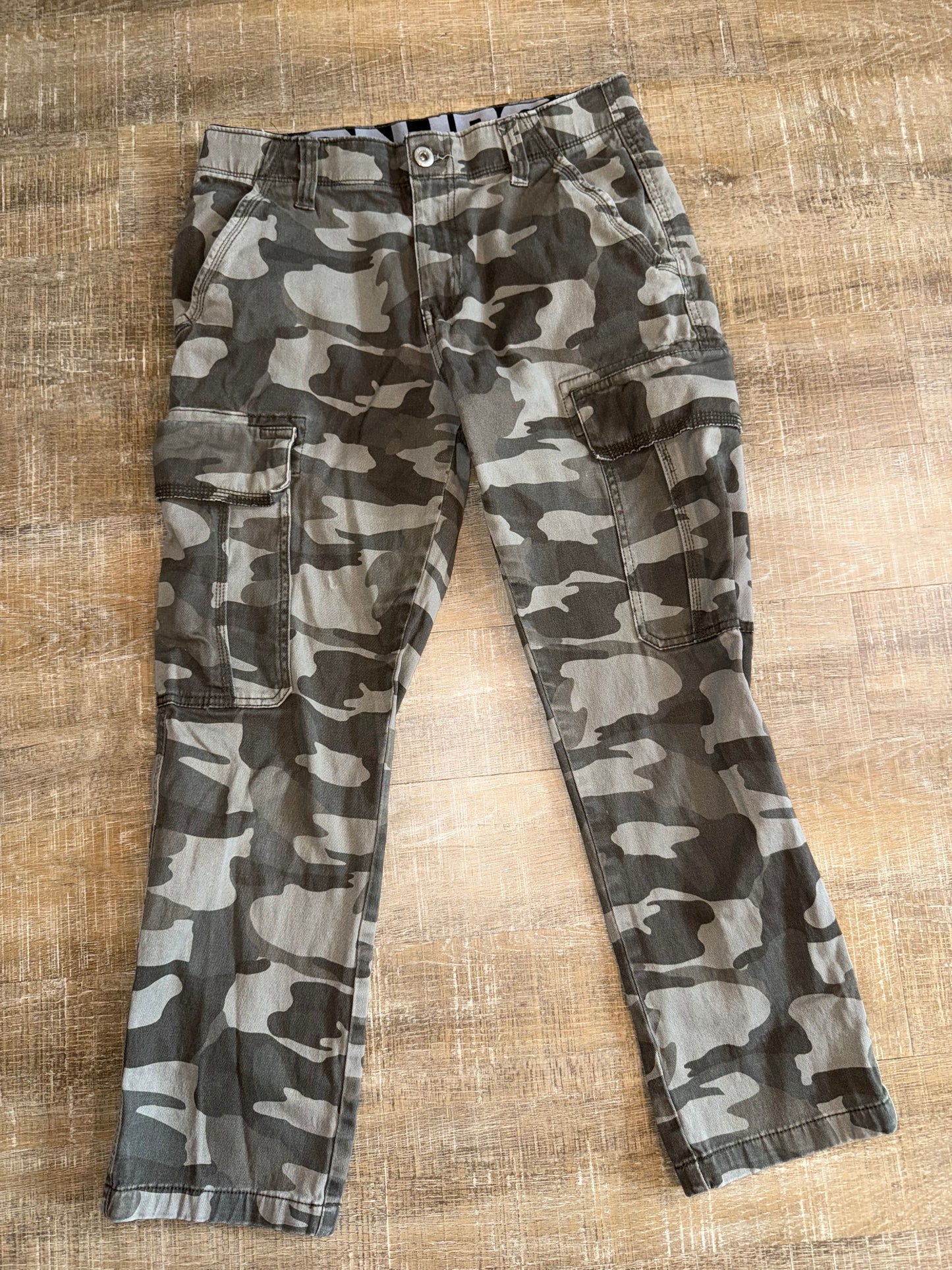 Iron (32/30) Green Camo Pattern Caro Pants