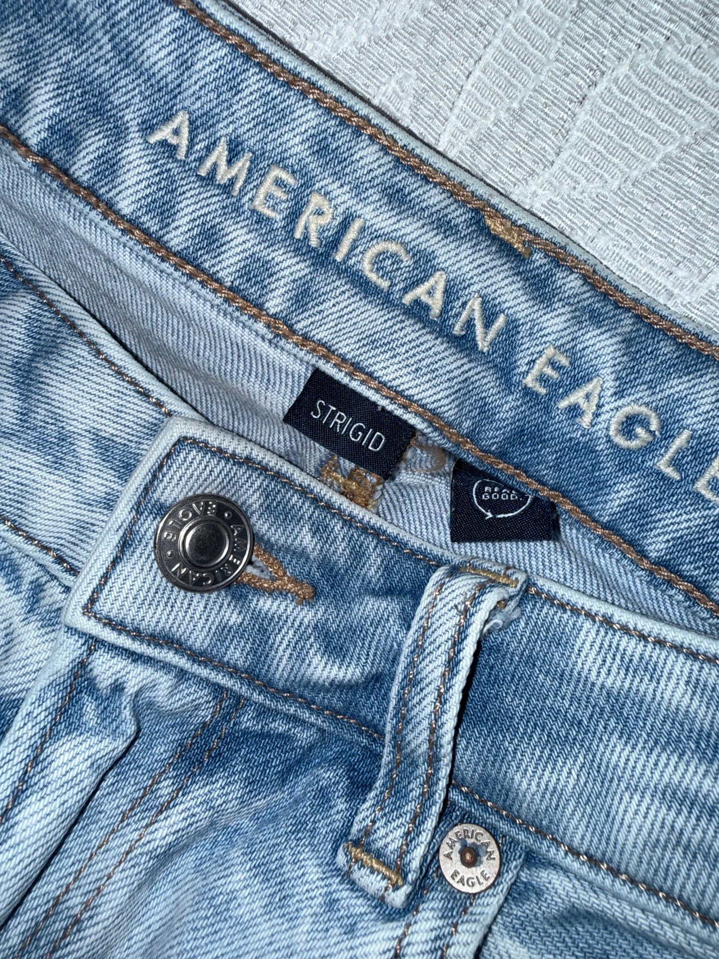 American Eagle (6) Strigid Denim Mom Jeans
