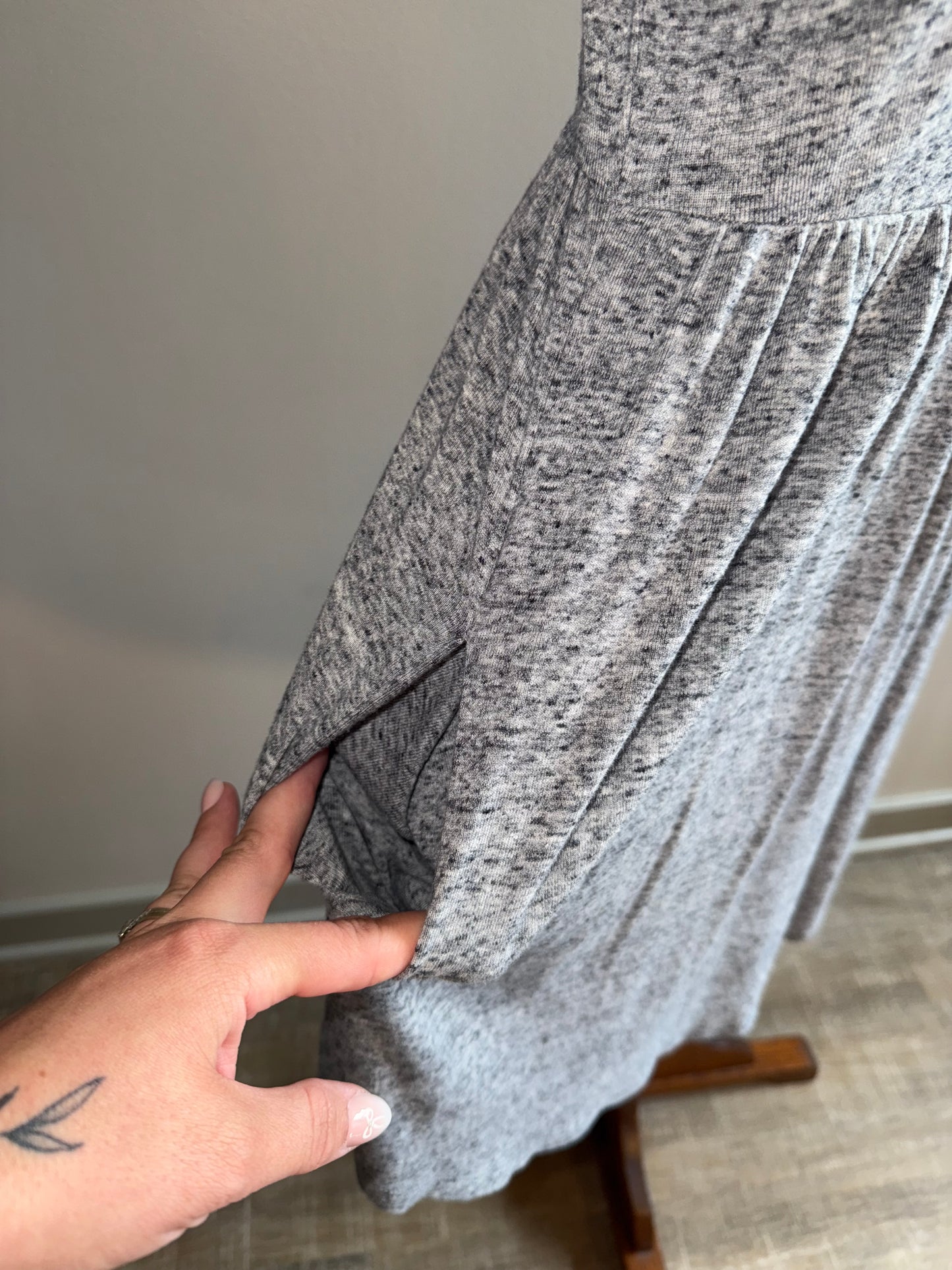 Maurices (Small) Grey Midi Loungewear Sleeveless Dress with Pockets