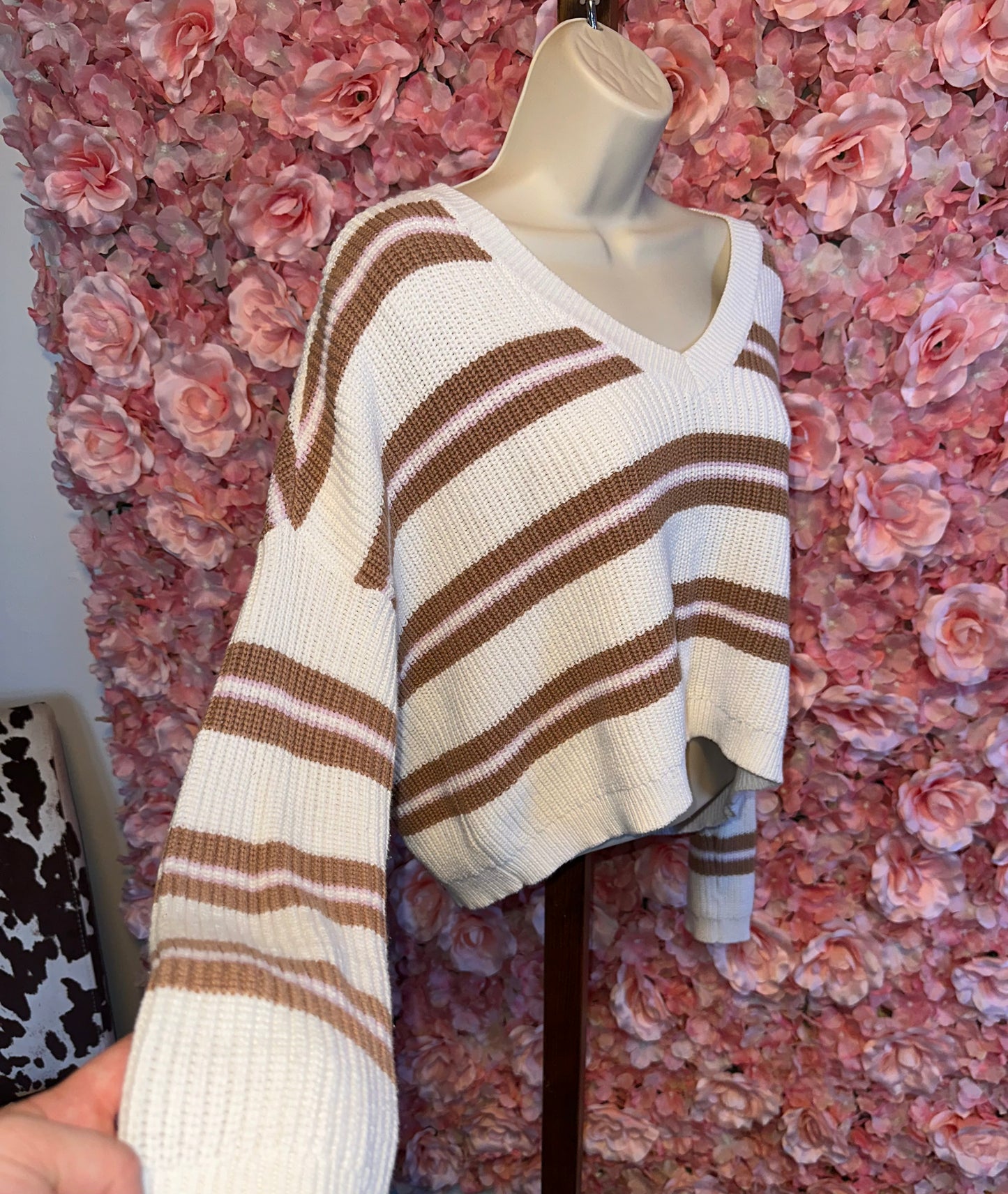 L.A Hearts (Small) Neutral Striped Knit V-Neck Cropped Sweater