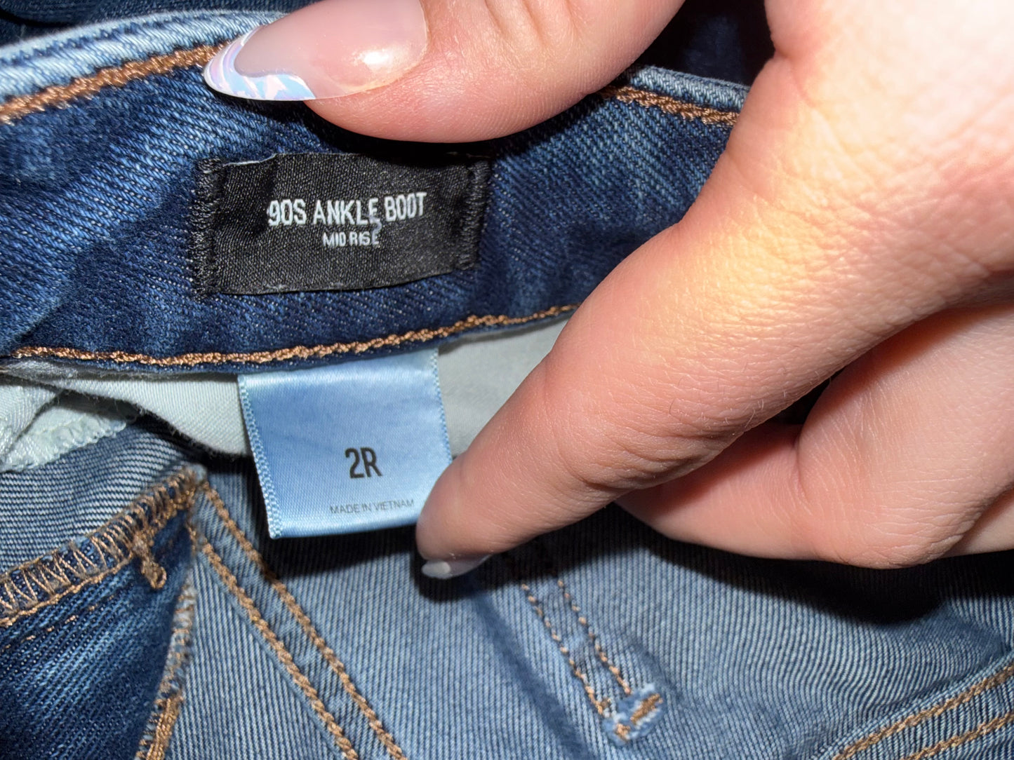 Express (2) Distressed 90's Ankle Boot Mid Rise Denim Jeans