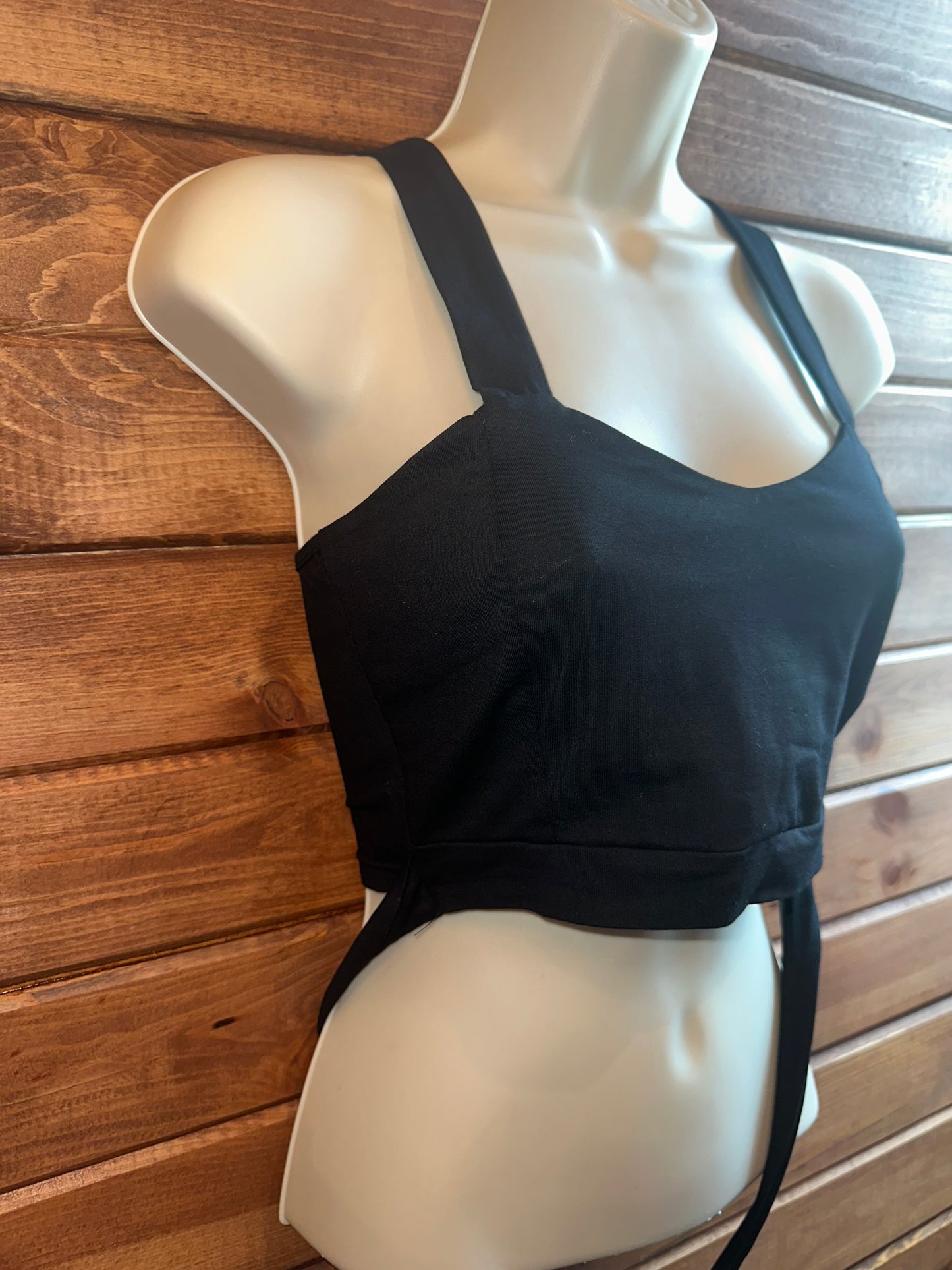 NWT Bei Si Dun (M/L) Brand New Black Criss Cross Back Crop Top with Tied Strap