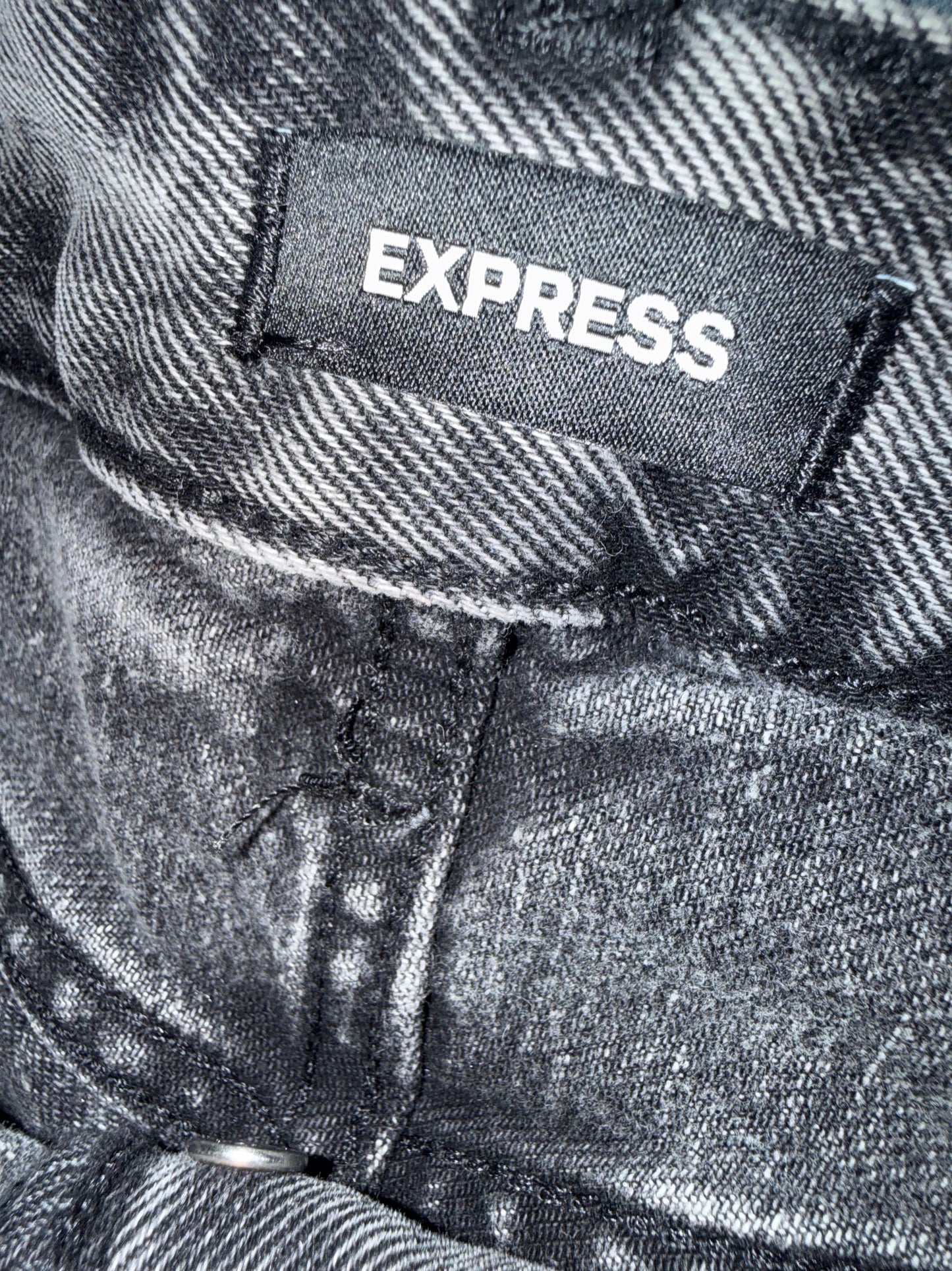 Express (2) Black Distressed Denim Low Rise Boyfriend Midi Jean Shorts