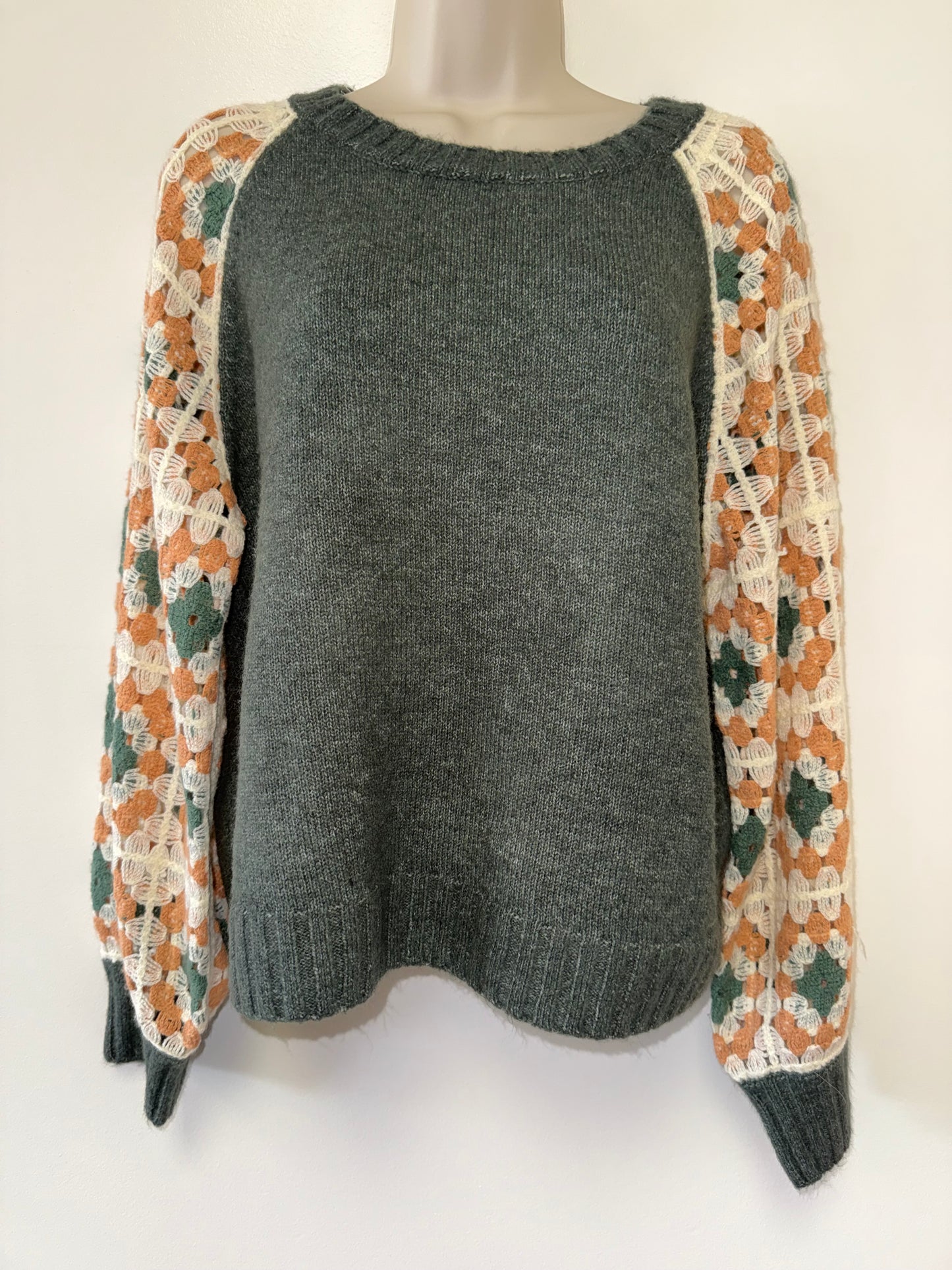 Entro (Large) Green Sweater with Floral Pattern Crochet-Sleeve